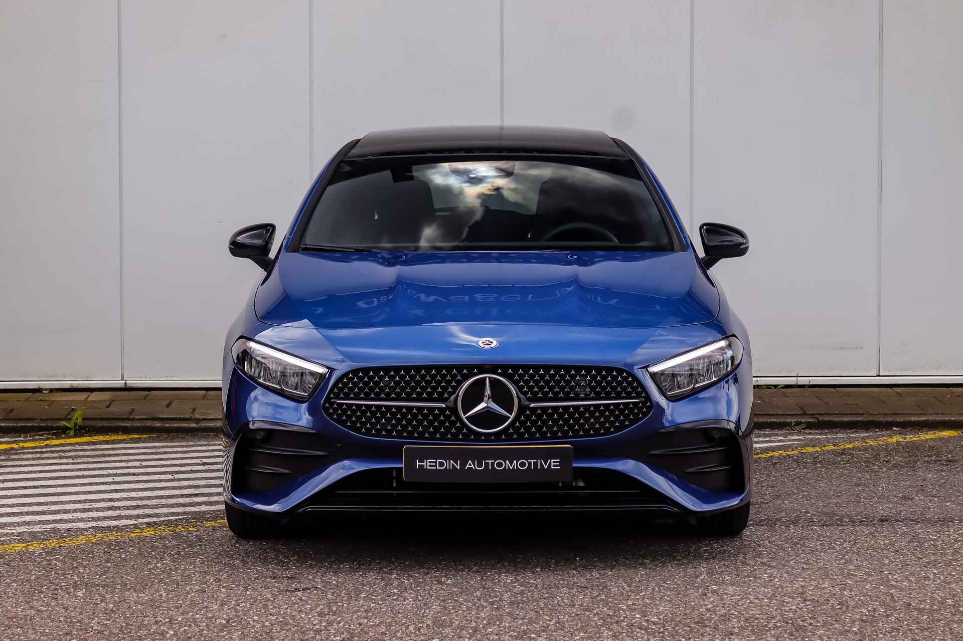 Mercedes-Benz A-Klasse A 180 Automaat Star Edition AMG Line | Nightpakket | Panoramadak | LED | Sfeerverlichting | Keyless-Go | Stoelverwarming | Spiegelpakket | Zitcomfortpakket - 8/36