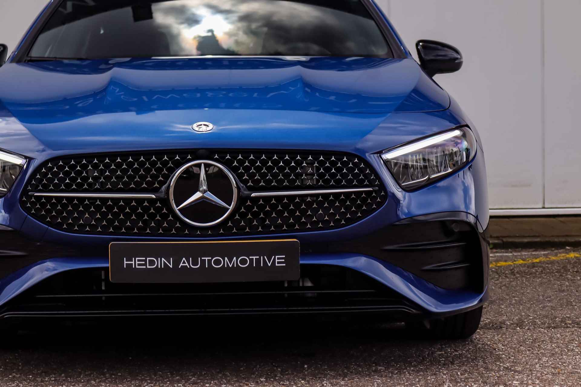 Mercedes-Benz A-Klasse A 180 Automaat Star Edition AMG Line | Nightpakket | Panoramadak | LED | Sfeerverlichting | Keyless-Go | Stoelverwarming | Spiegelpakket | Zitcomfortpakket - 16/36