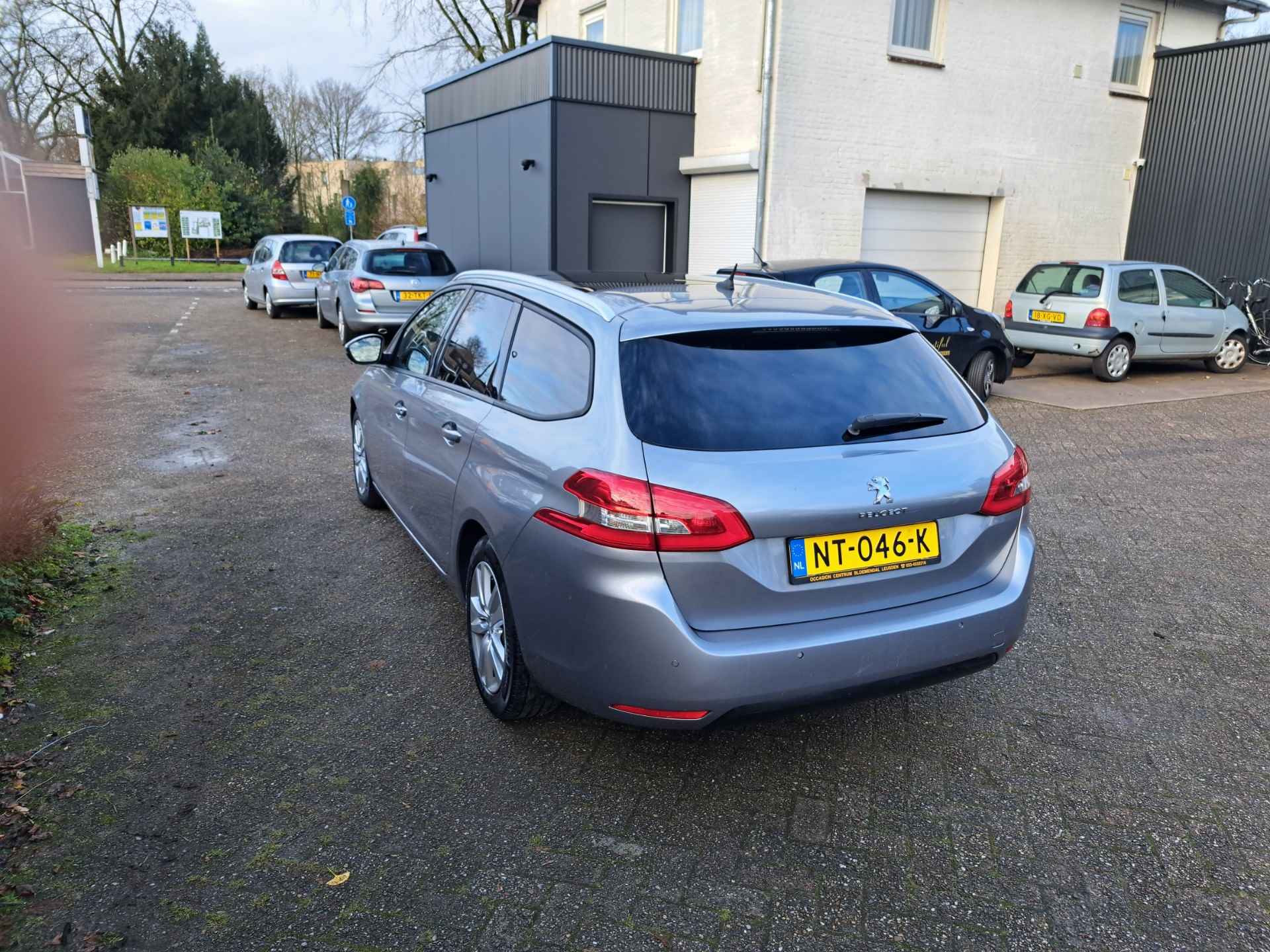 Peugeot 308 SW 1.2 PureTech Blue Lease Executive - 3/19