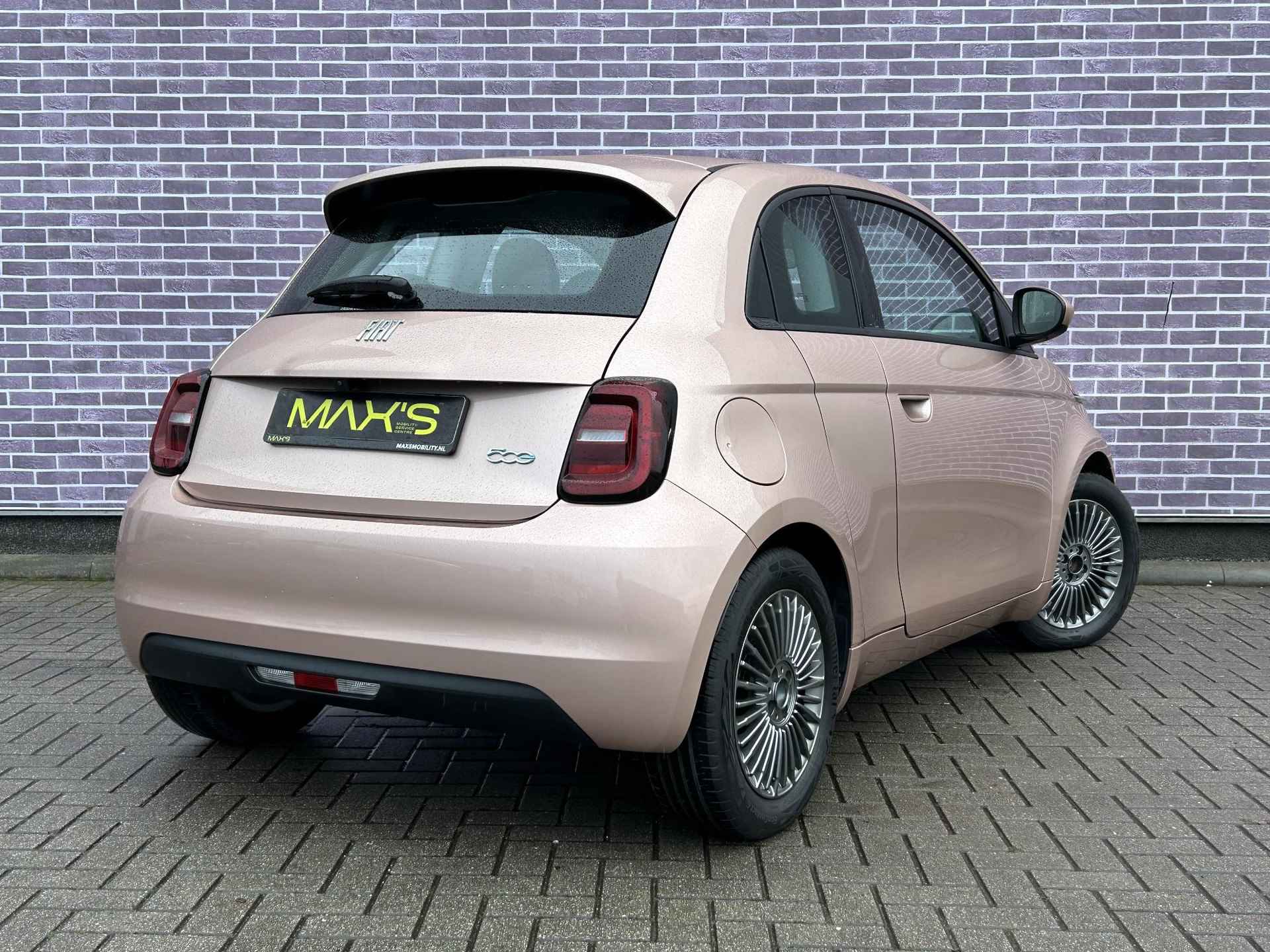 Fiat 500 3+1 Icon 42 kWh Cruise control | Stoelverwarming | Navigatie | DAB | Camera | Laneassist | PDC | Spraakbediening | Keyless | - 6/37