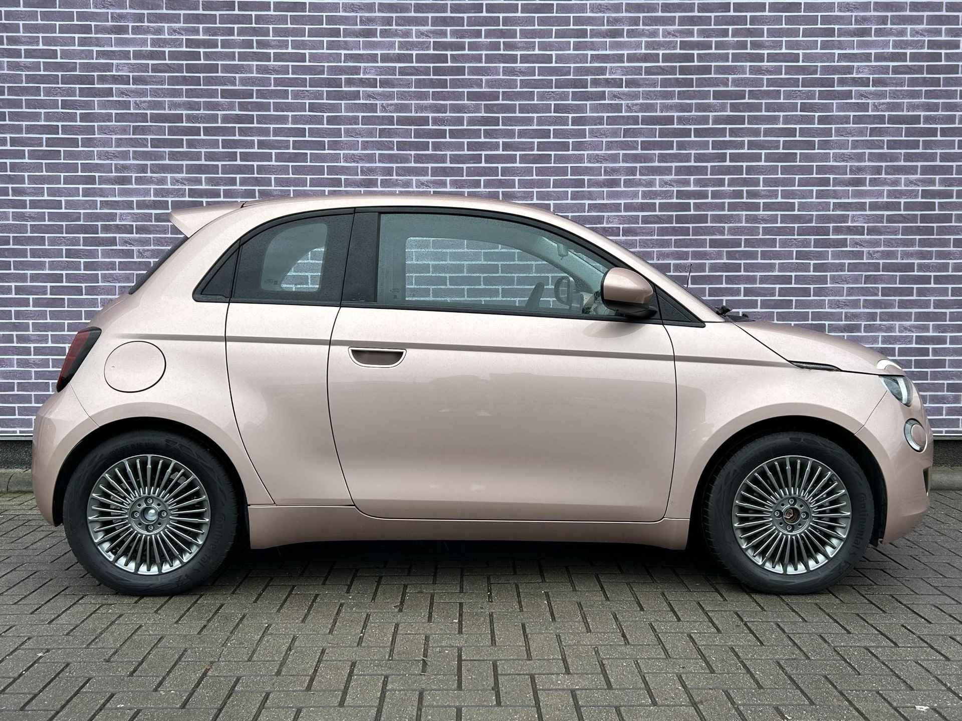 Fiat 500 3+1 Icon 42 kWh Cruise control | Stoelverwarming | Navigatie | DAB | Camera | Laneassist | PDC | Spraakbediening | Keyless | - 18/37