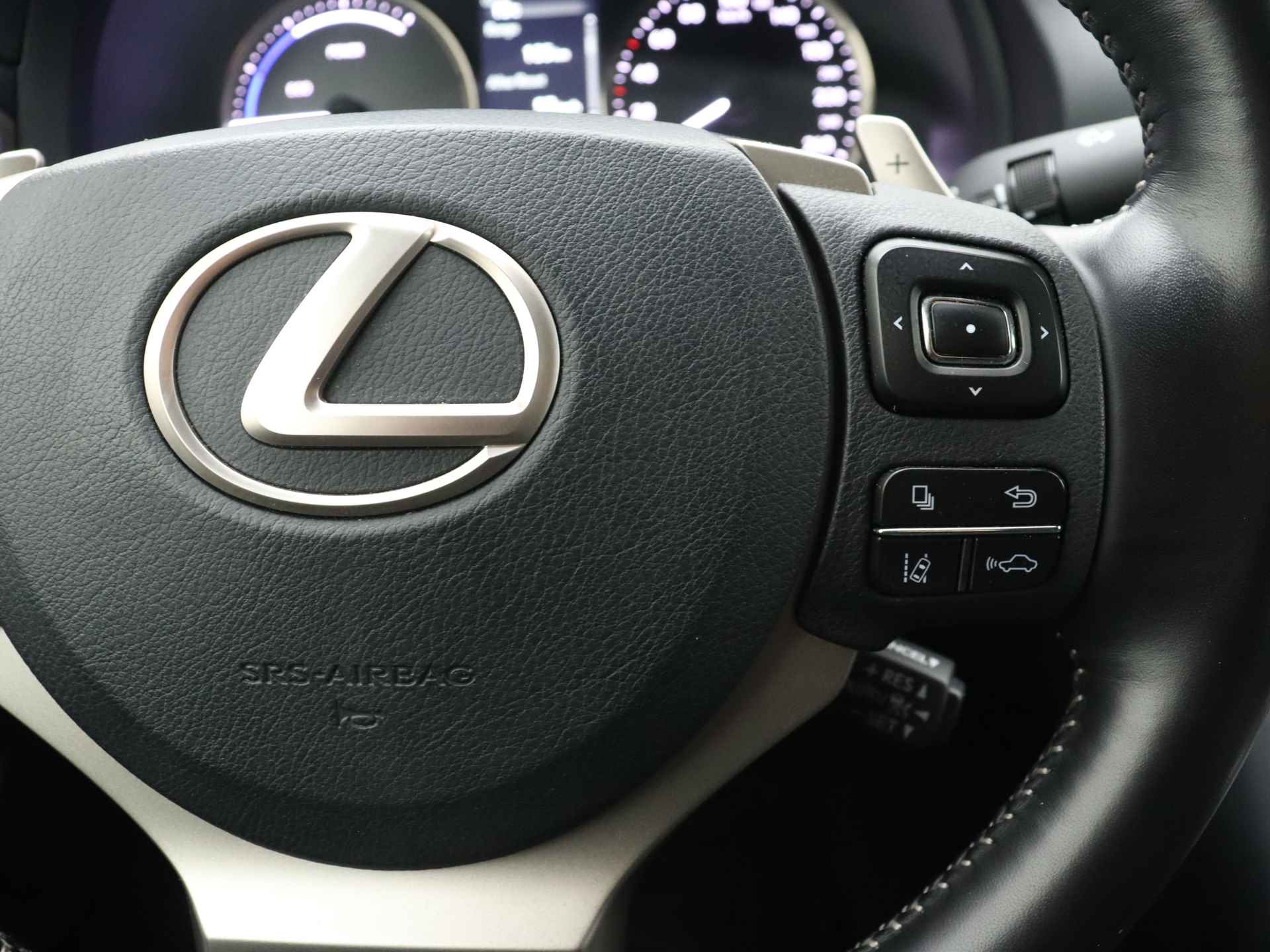 Lexus IS 300h Hybrid Limited | Cruise Control Adaptief | LM velgen | Navigatie | Climate Control | - 23/43