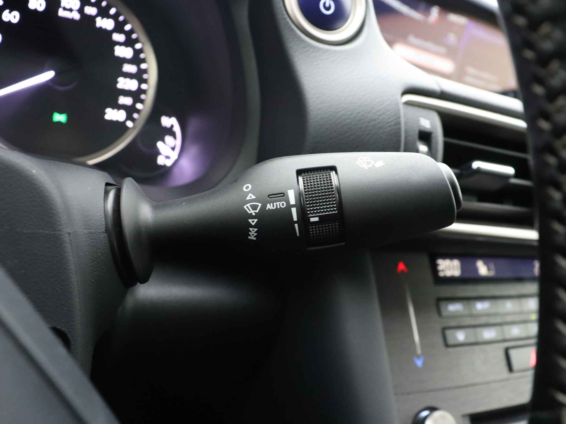 Lexus IS 300h Hybrid Limited | Cruise Control Adaptief | LM velgen | Navigatie | Climate Control | - 25/43