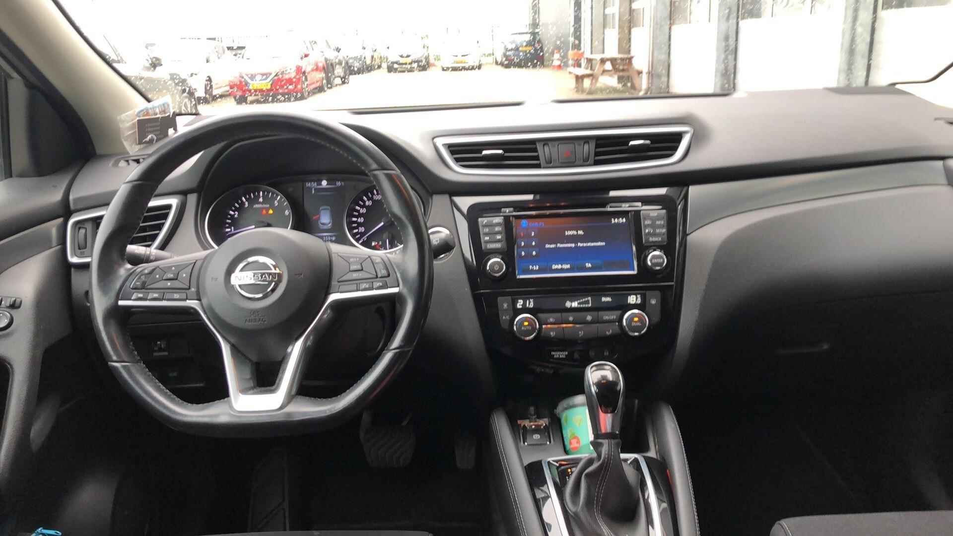 Nissan Qashqai 1.2 N-Connecta - 8/9