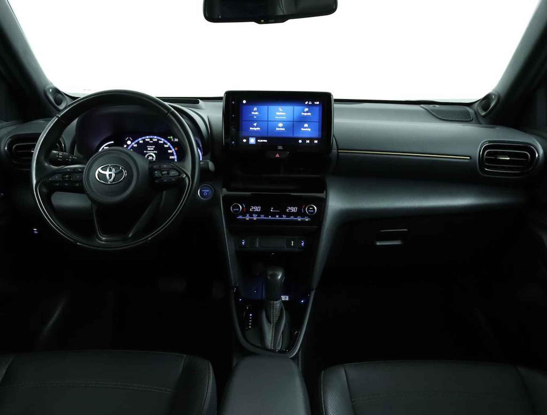 Toyota Yaris Cross 1.5 Hybrid Launch Limited | Lederen bekleding | Climate Control | Navigatie | Camera achter | Stoelverwarming voor | Electrische Kofferbakklep | - 4/50