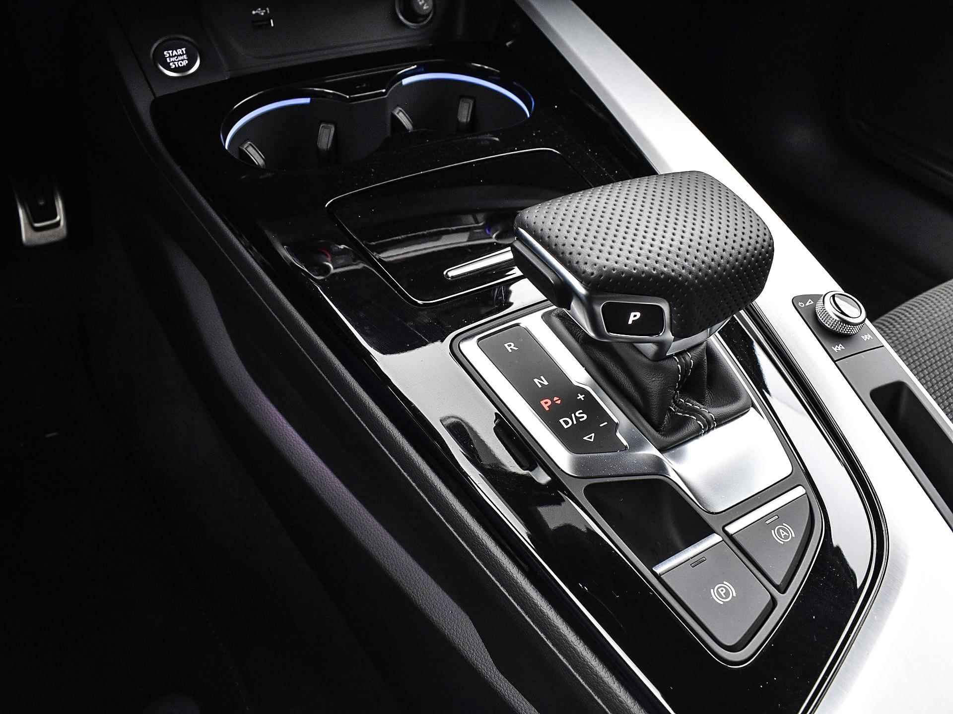 Audi A4 Avant 35 TFSI 150pk S-Tronic S Edition Competition | Camera | Apple Car Play | Navigatie | Elek. Achterklep | Sportstoelen | Stoelverwarming | P-Sensoren | Garantie t/m 18-09-2027 of 100.000km - 35/36