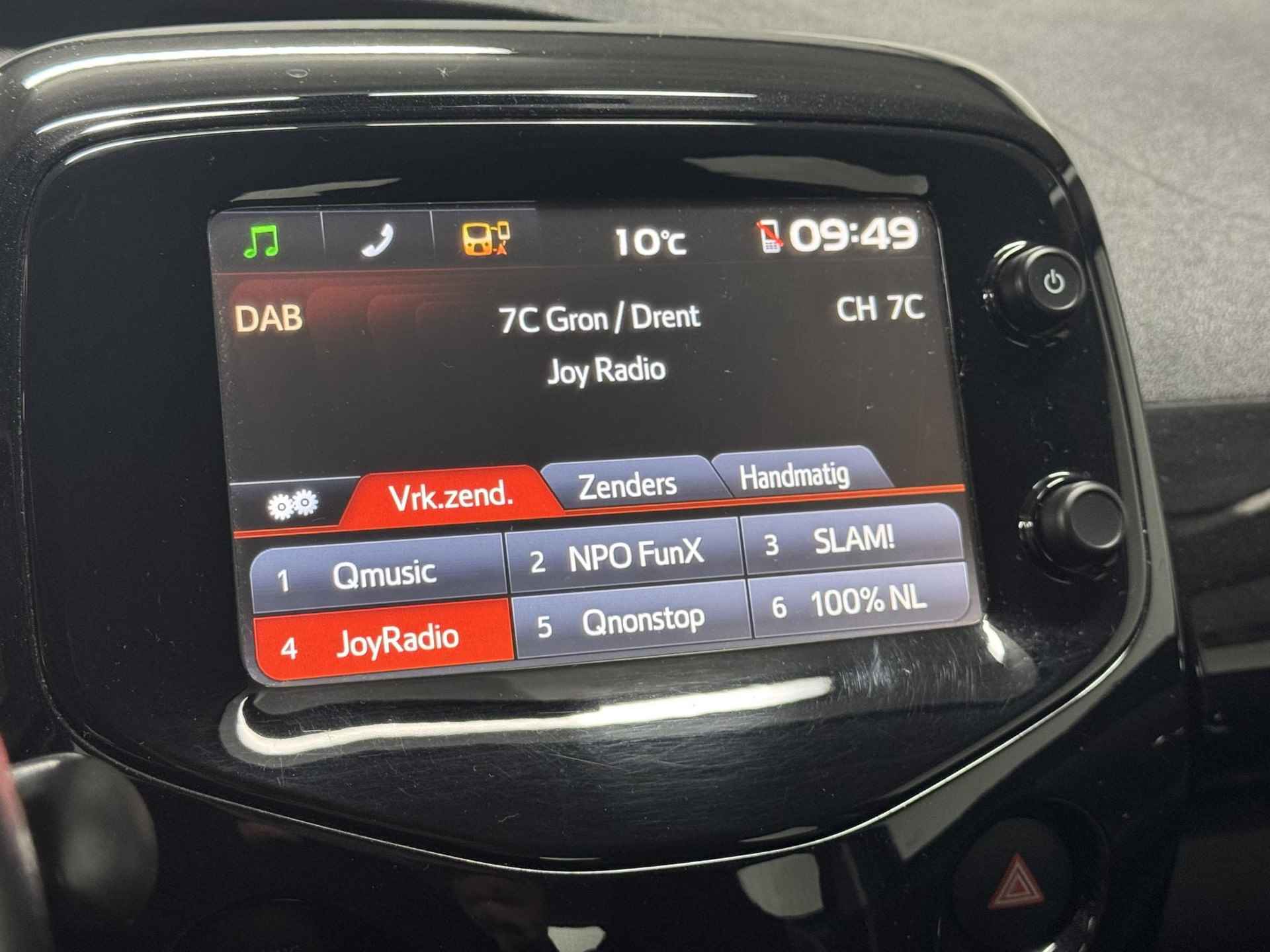 Toyota Aygo 1.0 VVT-i X-Clusive Navi Camera Clima Keyless - 7/17