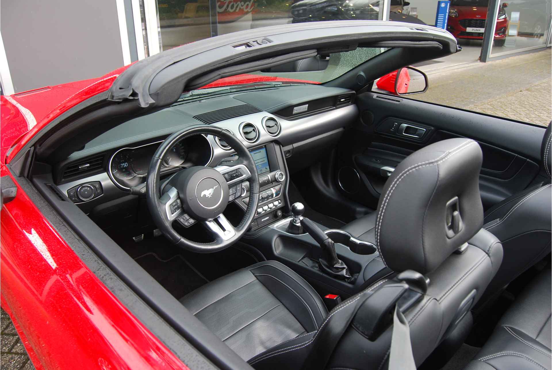 Ford Mustang Convertible 2.3 EcoBoost 290pk | NL-AUTO | ADAPTIEVE CRUISE | FULL LEDER | STOELVERKOELING | LEDER - 55/77