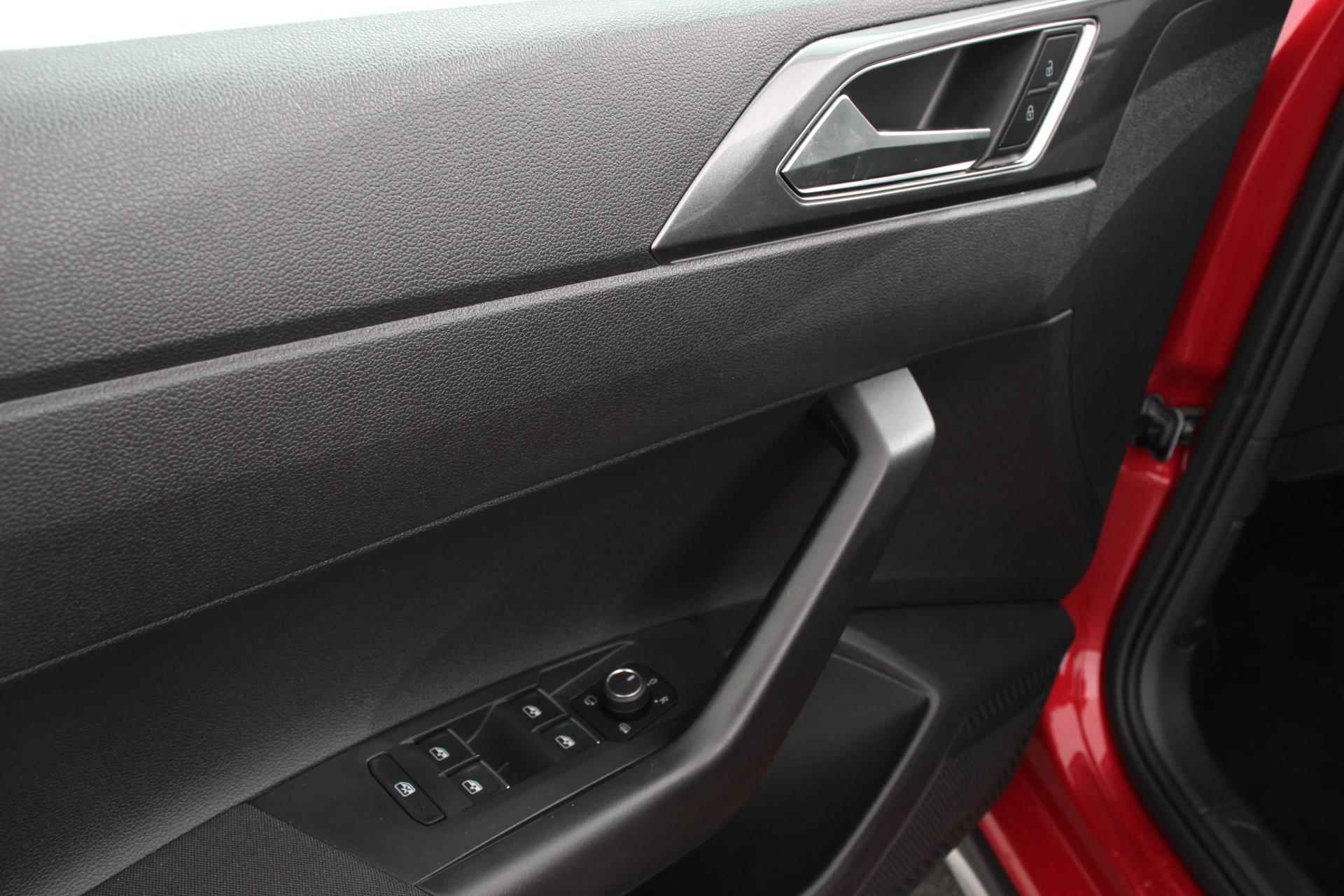 Volkswagen Taigo 1.5 TSI 150pk DSG Style | Navigatie | Apple Carplay/Android Auto | Parkeersensoren | Camera | Park Assist | Blind Spot Assist | Adaptive Cruise Control | Stoelverwarming | Virtual Cockpit | LED-koplampen - 12/30