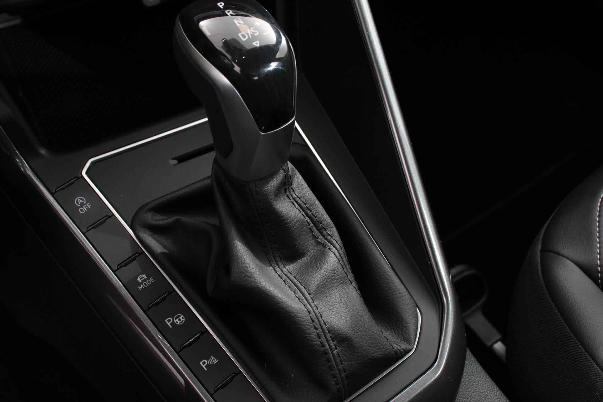 Volkswagen Taigo 1.5 TSI 150pk DSG Style | Navigatie | Apple Carplay/Android Auto | Parkeersensoren | Camera | Park Assist | Blind Spot Assist | Adaptive Cruise Control | Stoelverwarming | Virtual Cockpit | LED-koplampen - 16/30