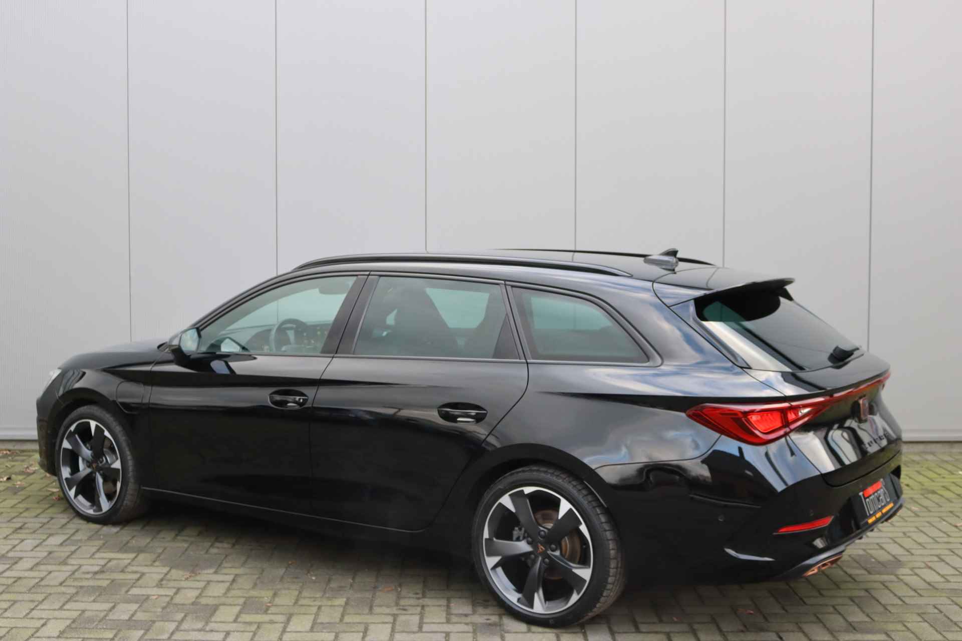 CUPRA Leon Sportstourer 1.4 e-Hybrid PHEV 204PK VZ Performance Adaptive-cruise/Navigatie/Winter-pack - 4/36