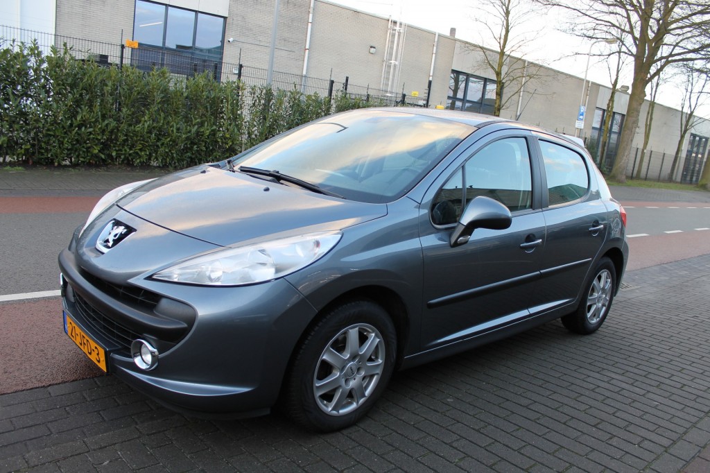 PEUGEOT 207 1.6 VTi Sublime