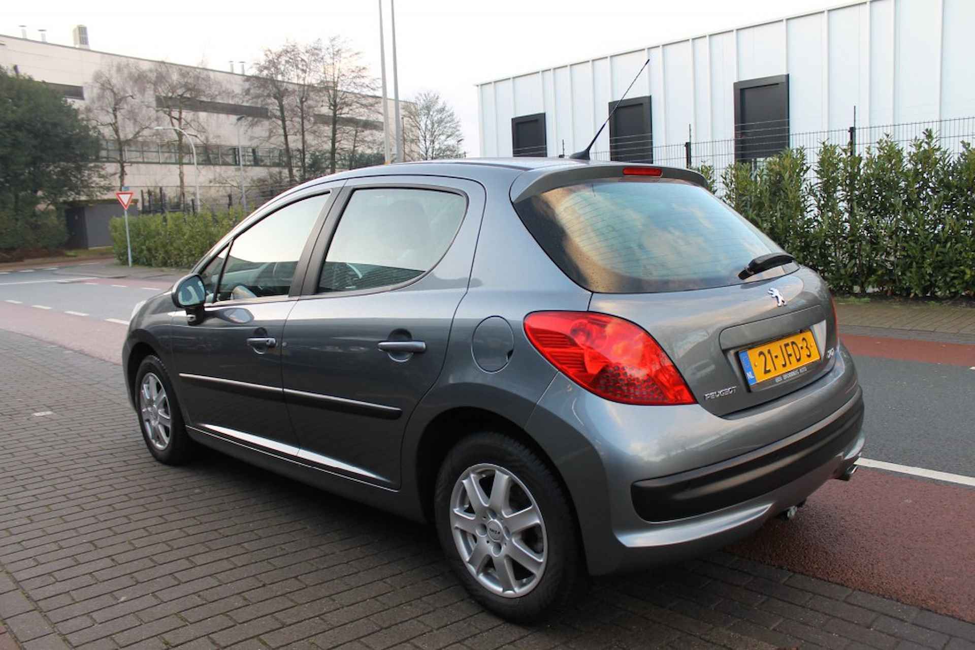 PEUGEOT 207 1.6 VTi Sublime - 6/15