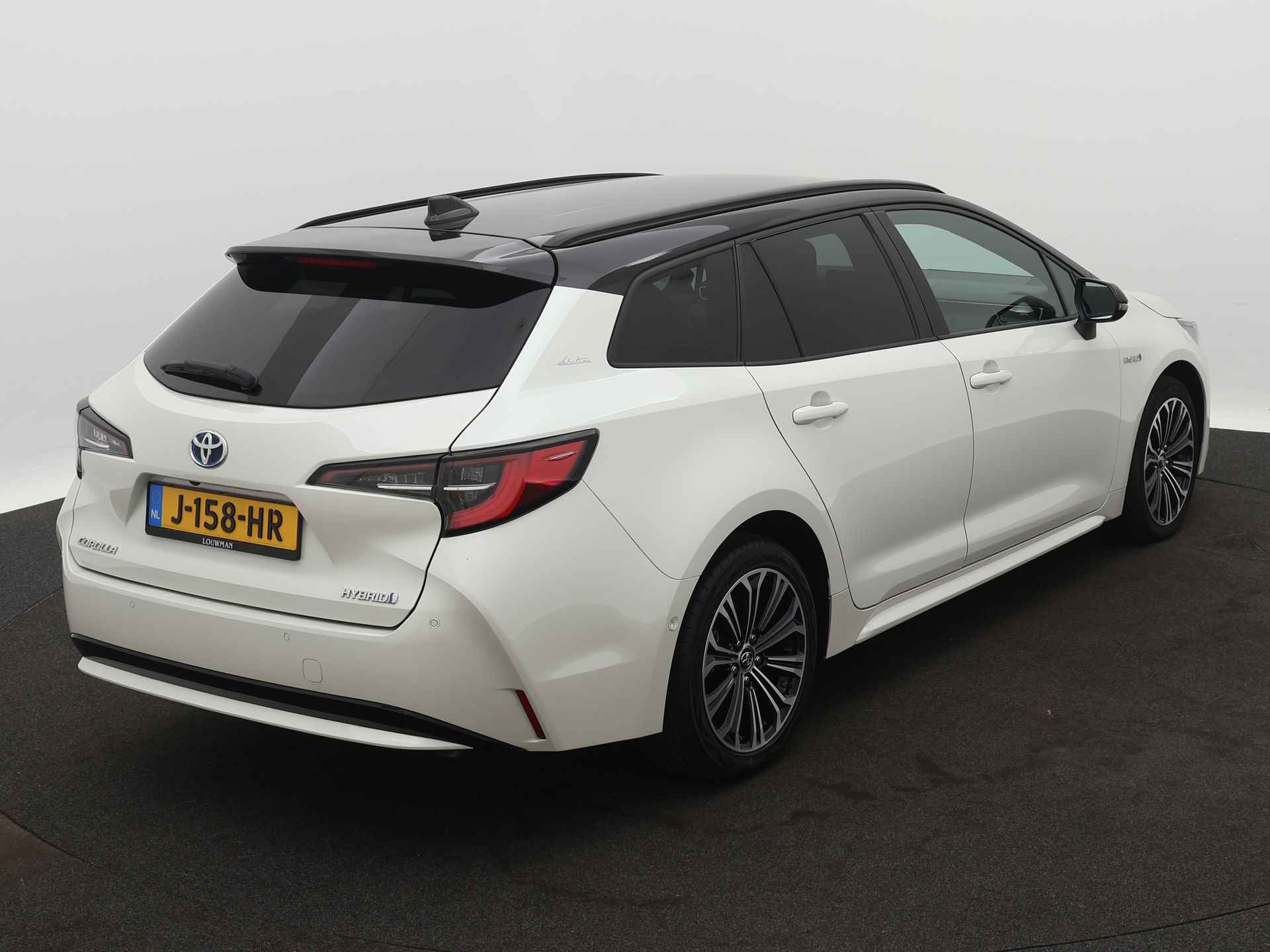 Toyota Corolla Touring Sports 1.8 Hybrid Executive Limited | Bi-tone | Winter Pack | Half lederen bekleding | Navigatie | Camera | Parkeersensoren | - 18/45