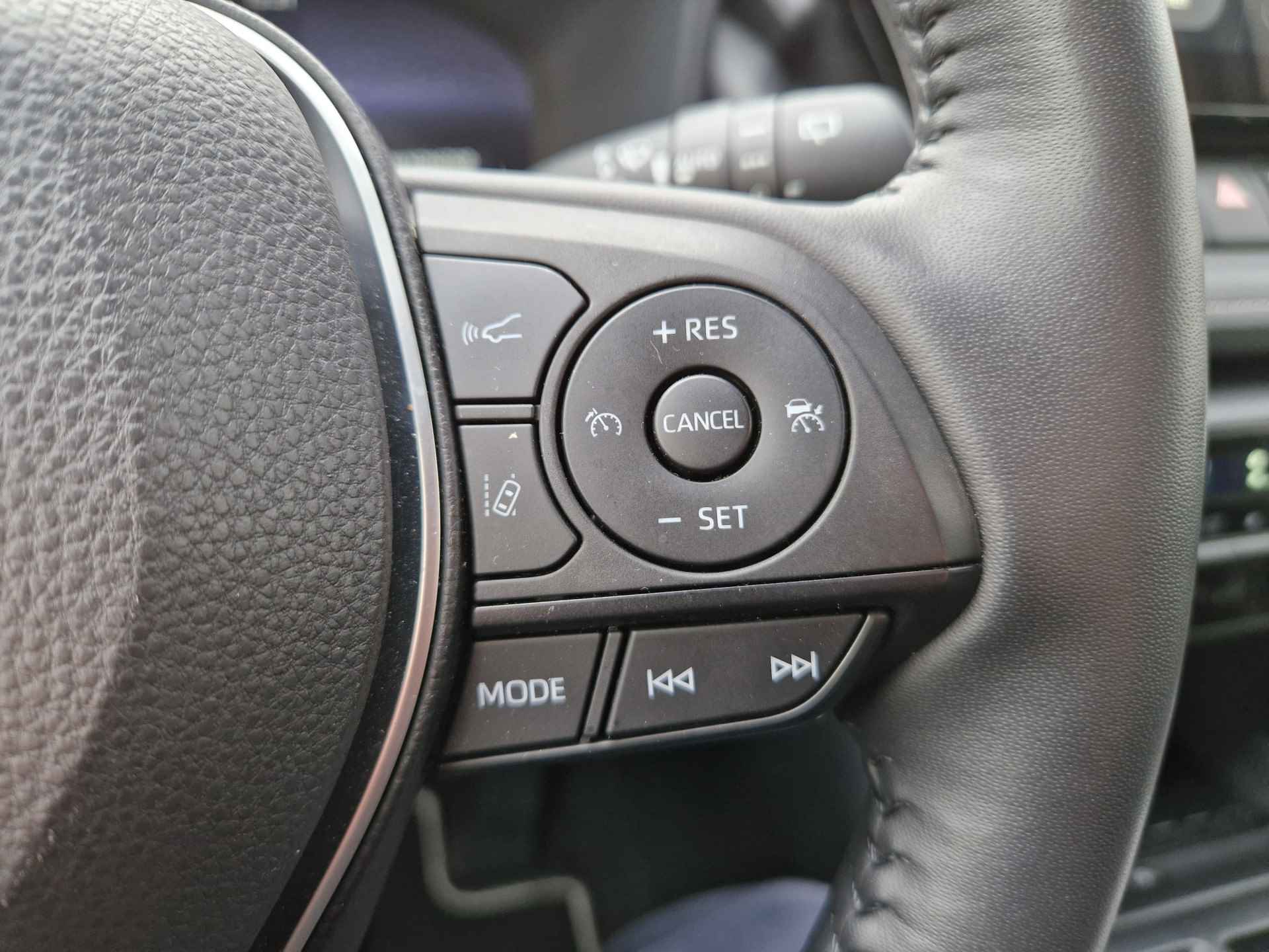 Toyota RAV4 2.5 Hybrid AWD Executive Premium Panoramadak Trekhaak JBL, Stoel verwarmd + koeling, Dodehoekdetectie, Elek.stoelen + Geheugen , All-in Rijklaarprijs - 13/21
