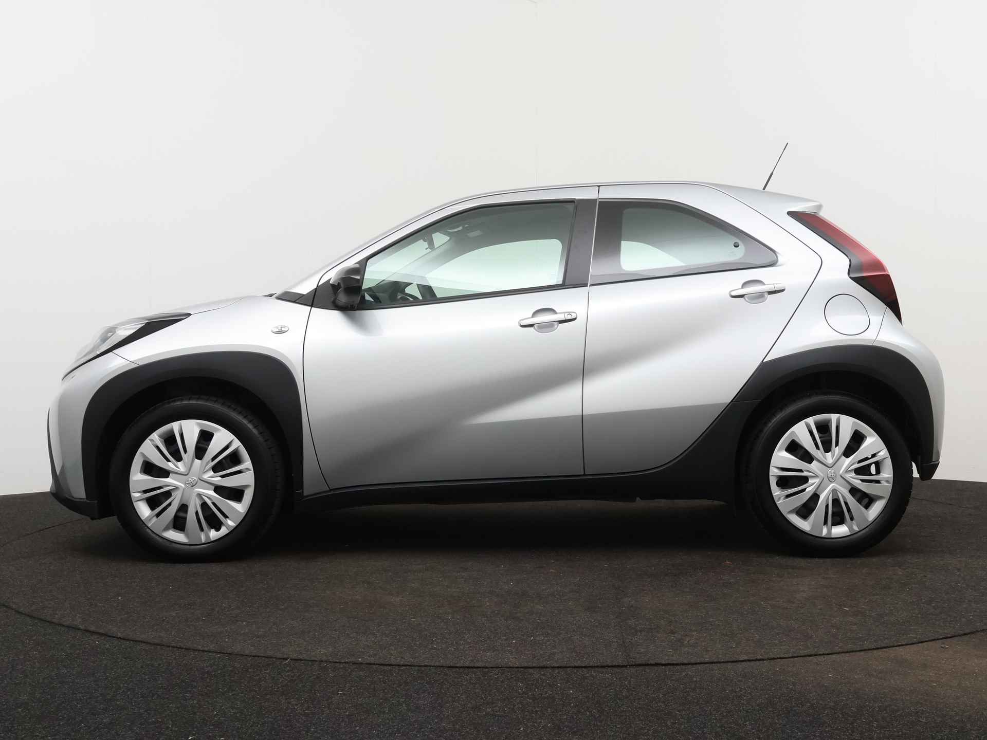 Toyota Aygo X 1.0 VVT-i MT play | Camera | Airco | Apple Carplay/Android Auto | - 4/41