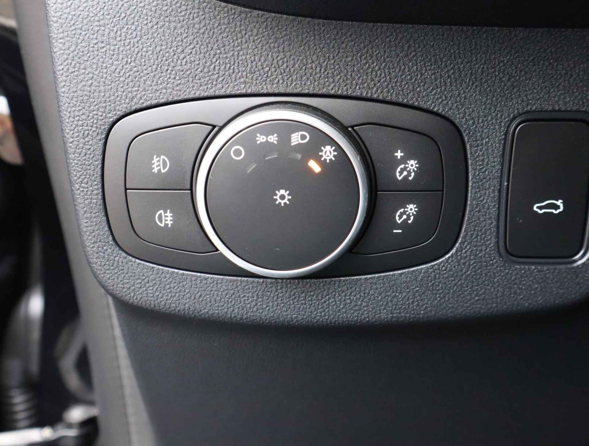 Ford Puma 1.0 EcoBoost Hybrid ST-Line X First Edition 155 PK | LED Koplampen | Elektrische achterklep | Keyless | Navigatie | Apple Carplay & Android Auto | BLIS | Adaptieve Cruise Control | 1ste eigenaar - 19/50
