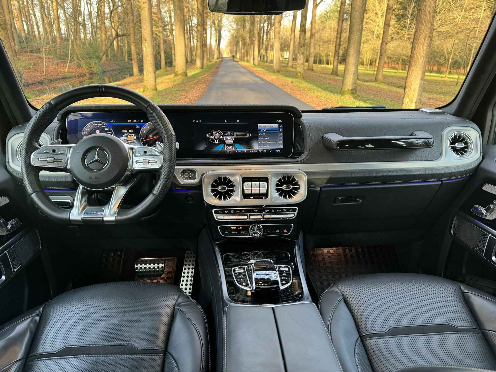 Mercedes-Benz G-klasse 63 | Burmester | 360°-camera | Rijassistentie Pakket | Stoel - Ventilatie/verwarming | Nightpakket incl. 22'' Velgen | Treeplanken | Schuifdak - 13/31