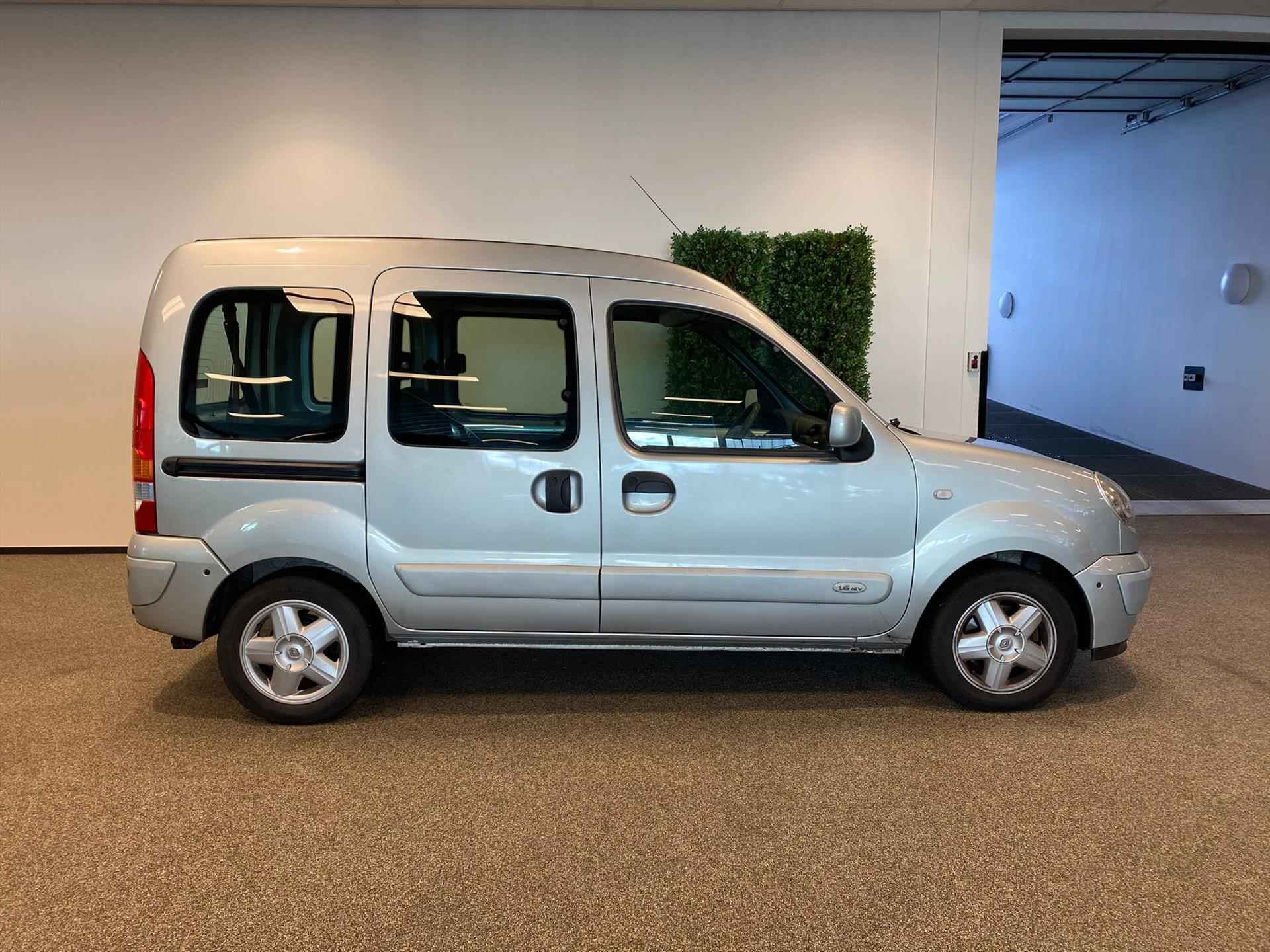 Renault Kangoo Rolstoelauto Automaat (airco) 3+1 - 8/33