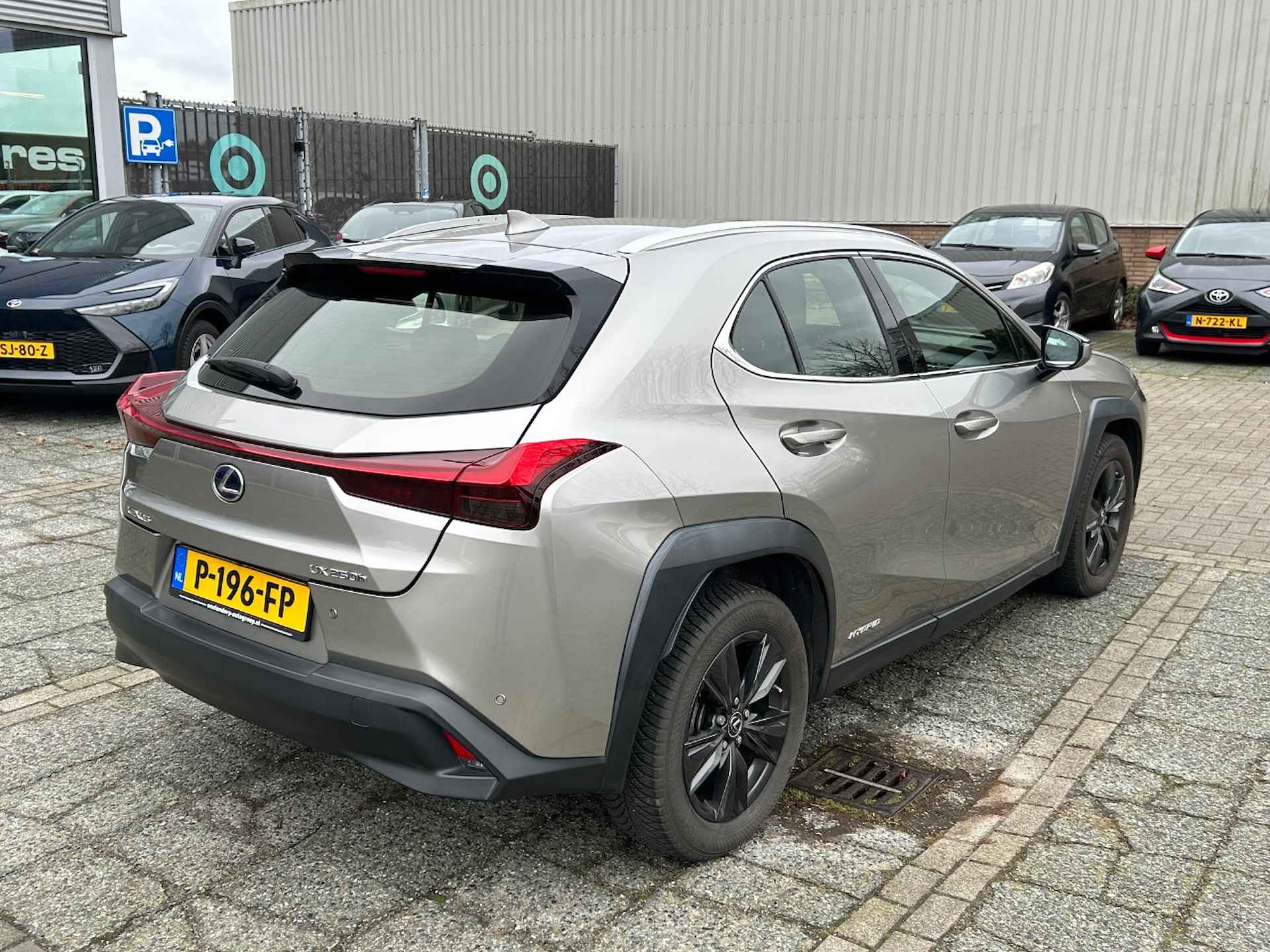 Lexus UX 250h BUSINESS LINE CVT Stuur- en Stoelverwarming | Navi | Keyless - 6/19