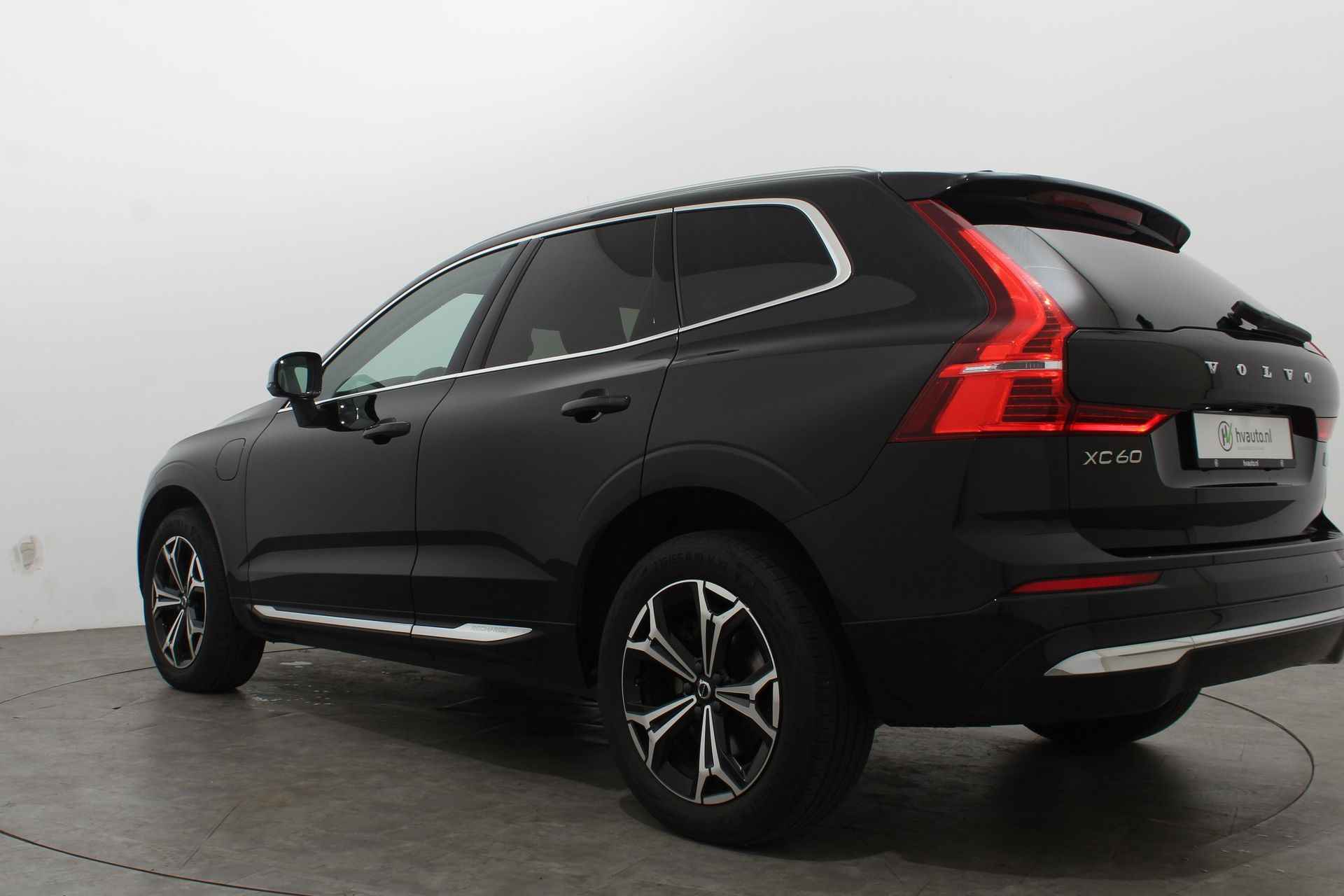 Volvo XC60 2.0 T6 RECHARGE 340PK AWD INSCRIPTION EXPR. AUT8 | Panoramadak | Winterpakket | Trekhaak - 4/51