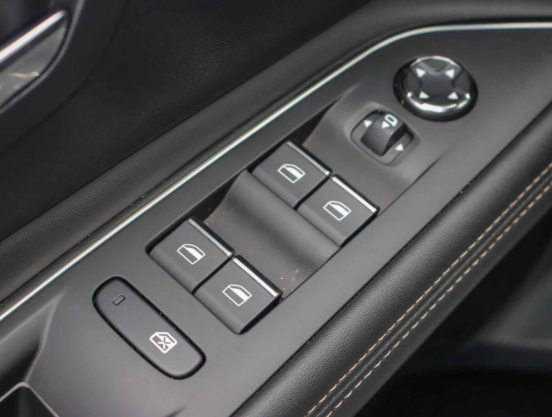Peugeot 3008 1.2 PureTech GT | stoelverwarming | camera | Apple carplay/ Android auto | - 10/51