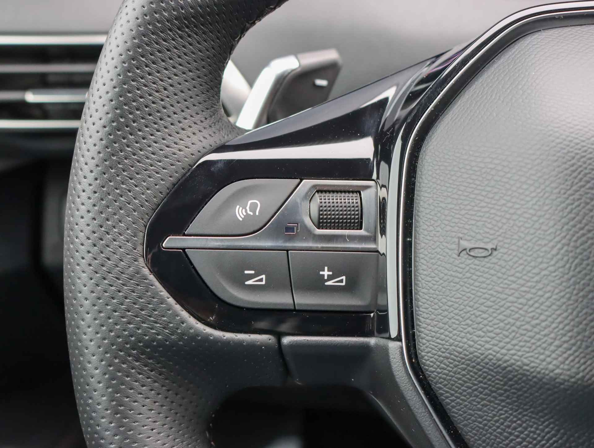Peugeot 3008 1.2 PureTech GT | stoelverwarming | camera | Apple carplay/ Android auto | - 11/51