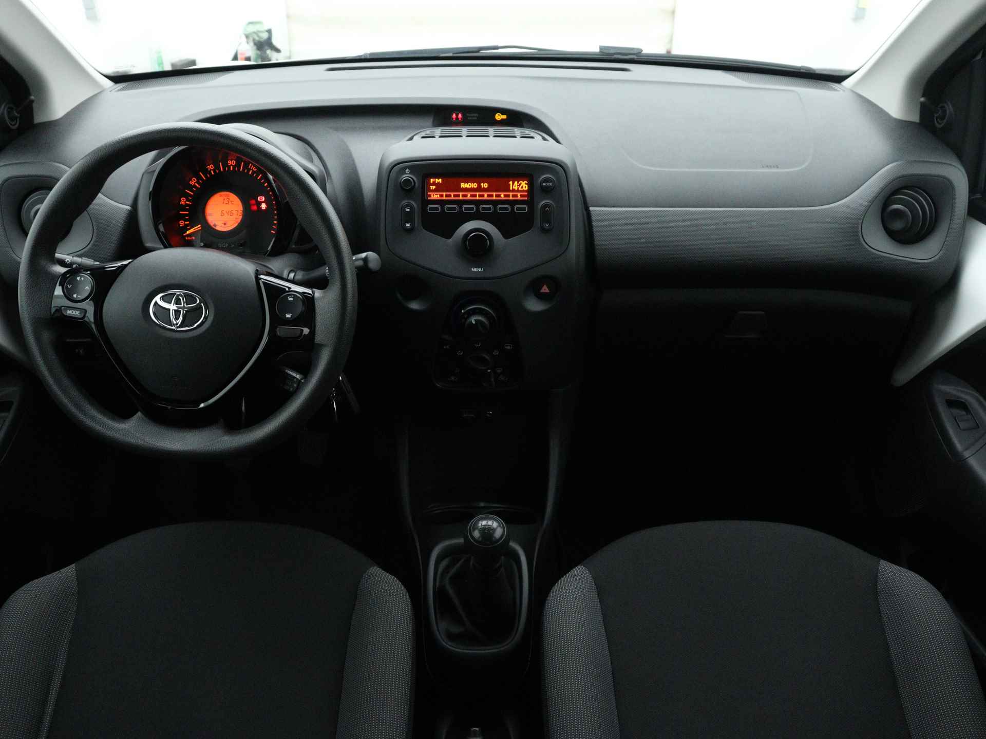 Toyota Aygo 1.0 VVT-i x-fun | Airco | Bluetooth | - 6/40
