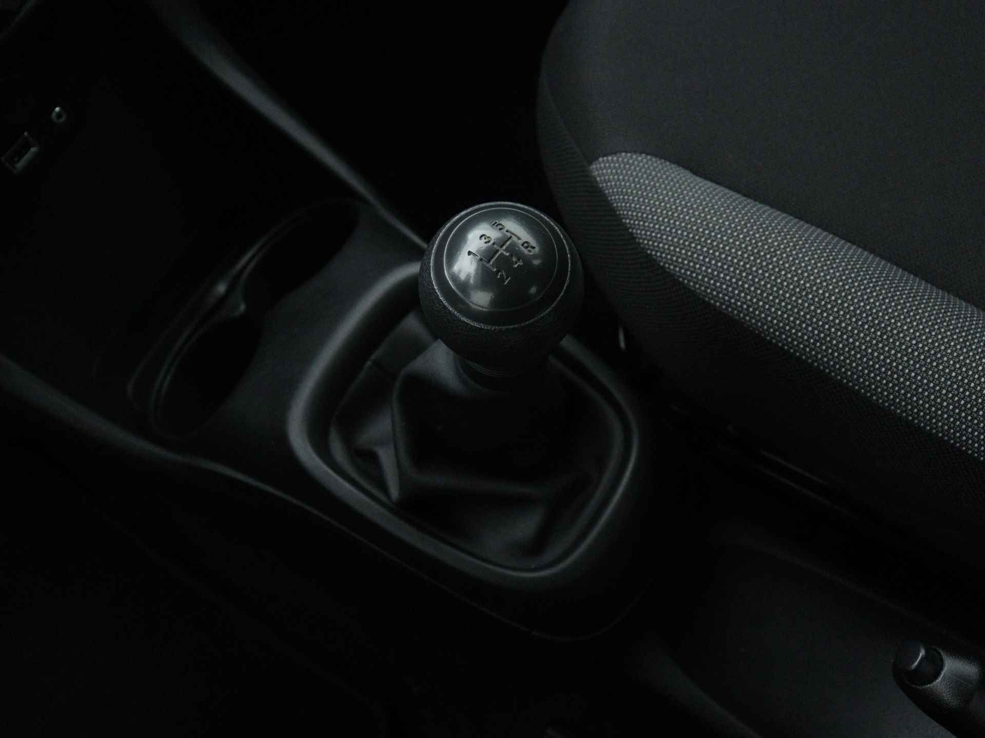 Toyota Aygo 1.0 VVT-i x-fun | Airco | Bluetooth | - 12/40