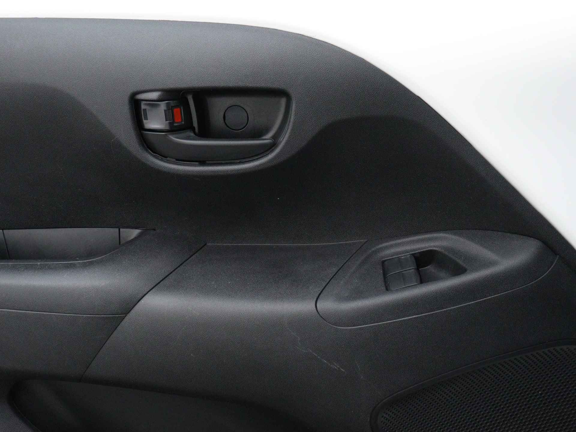 Toyota Aygo 1.0 VVT-i x-fun | Airco | Bluetooth | - 32/40