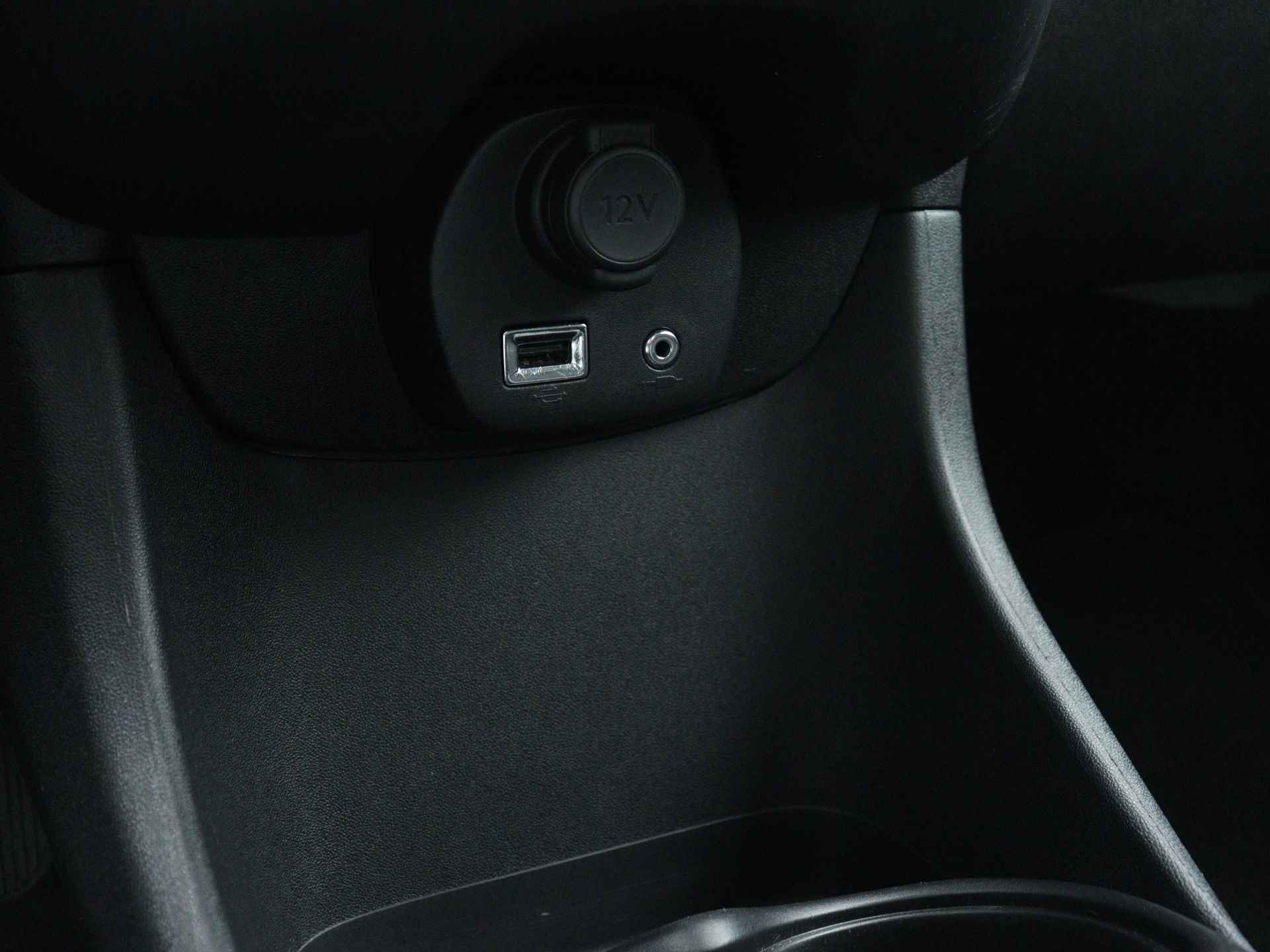 Toyota Aygo 1.0 VVT-i x-fun | Airco | Bluetooth | - 34/40