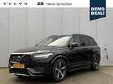 Volvo XC90 T8 AUT8 455PK Recharge AWD Ultimate Dark, Luchtvering, Adaptieve Cruise Control met Pilot Assist, Premium audio by Bowers&Wilkins, Geventileerde voorstoelen met massagefunctie, Elektrisch bedienbaar panoramisch schuif-/kanteldak, 360 Parkeercamera, Park Assist voor + achter, Elektrische voorstoelen met geheugen, Verwarmbare voorstoelen + stuurwiel, Verwarmbare achterbank, 4-Zone Climate Control, Blind Spot Information System, Keyless Entry, Apple CarPlay, 22'' Lichtmetalen wielen