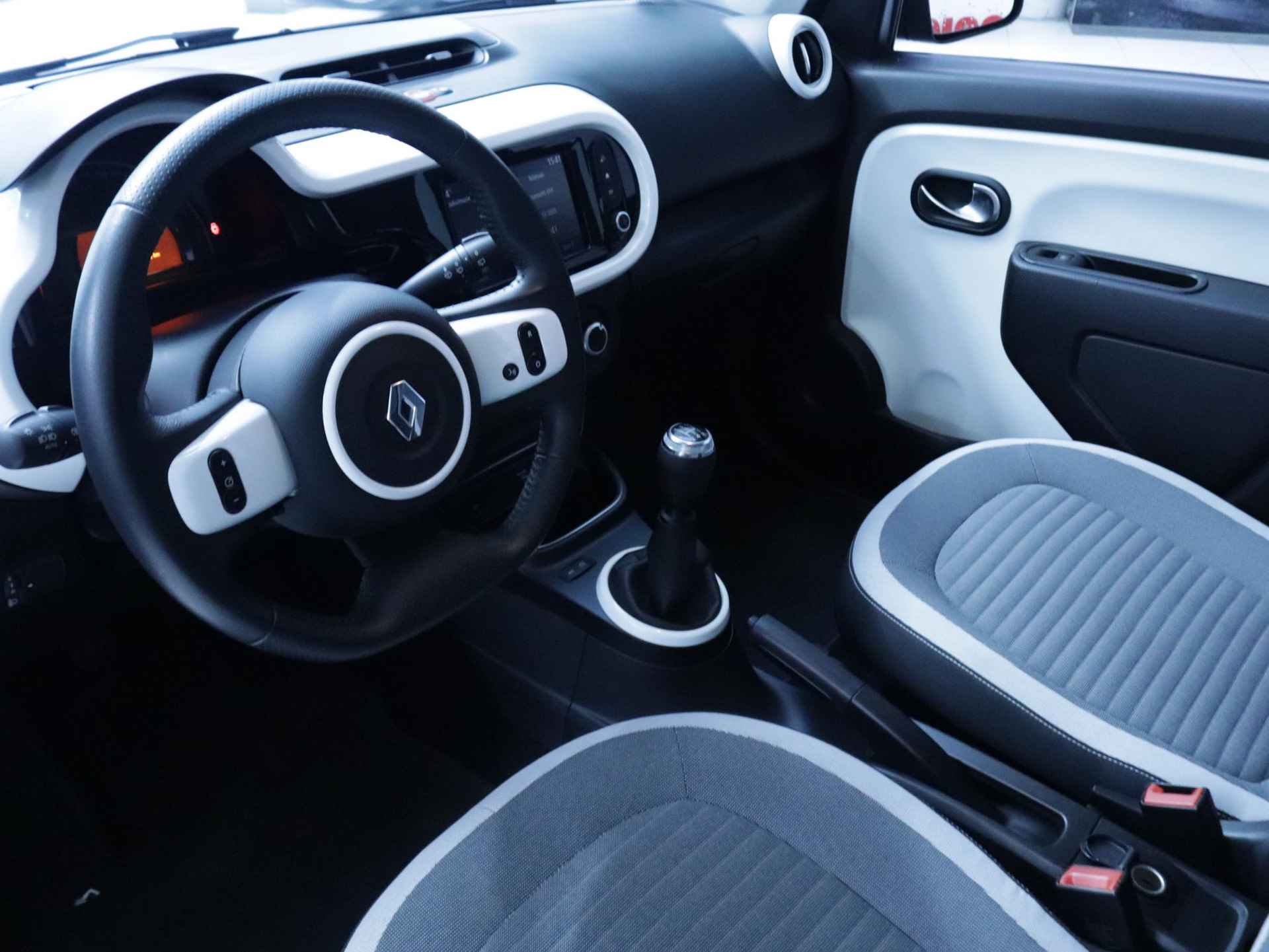 Renault Twingo 1.0 SCe 75 Collection | Apple Carplay / Android Auto - 17/21