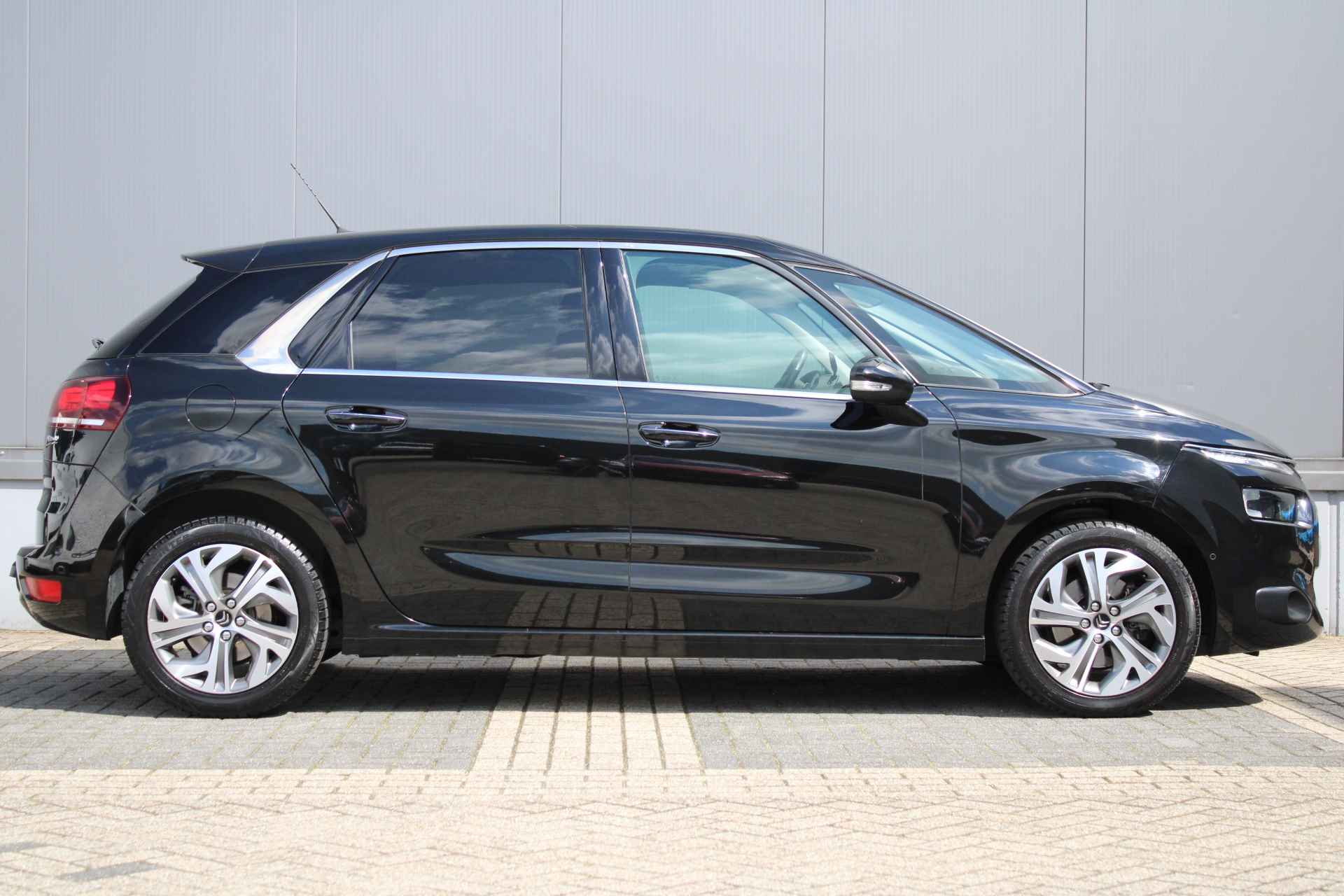 Citroën C4 Picasso 1.6 e-THP 165-PK Intensive Automaat LMV | LED | PARKEER CAMERA | NAVI | KEYLESS ENTRY | TREKHAAK - 7/43