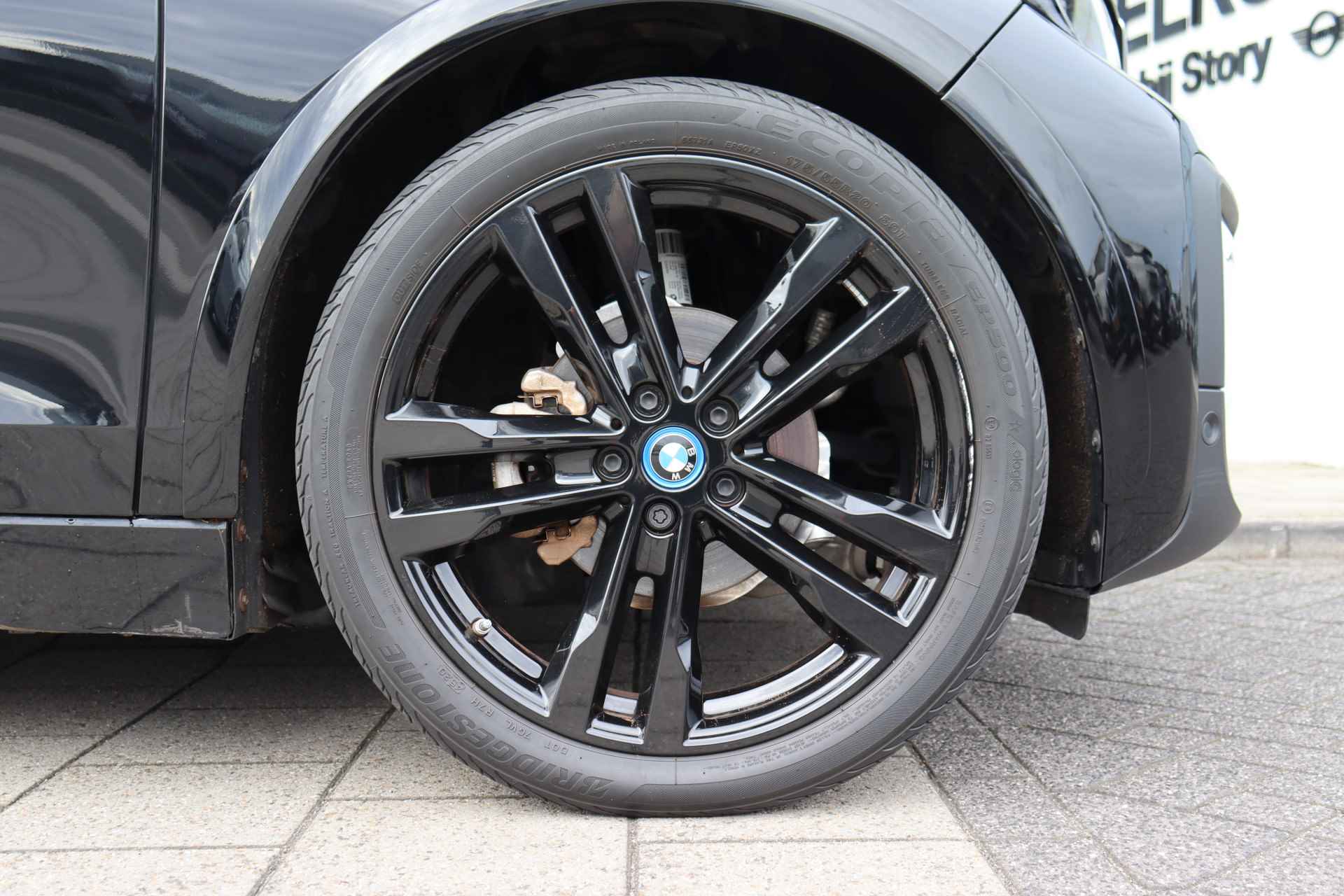 BMW i3 Dark Shadow / Sportpakket / Achteruitrijcamera / Comfort Access / Harman-Kardon / Stoelverwarming / Navigatie Professional - 13/27