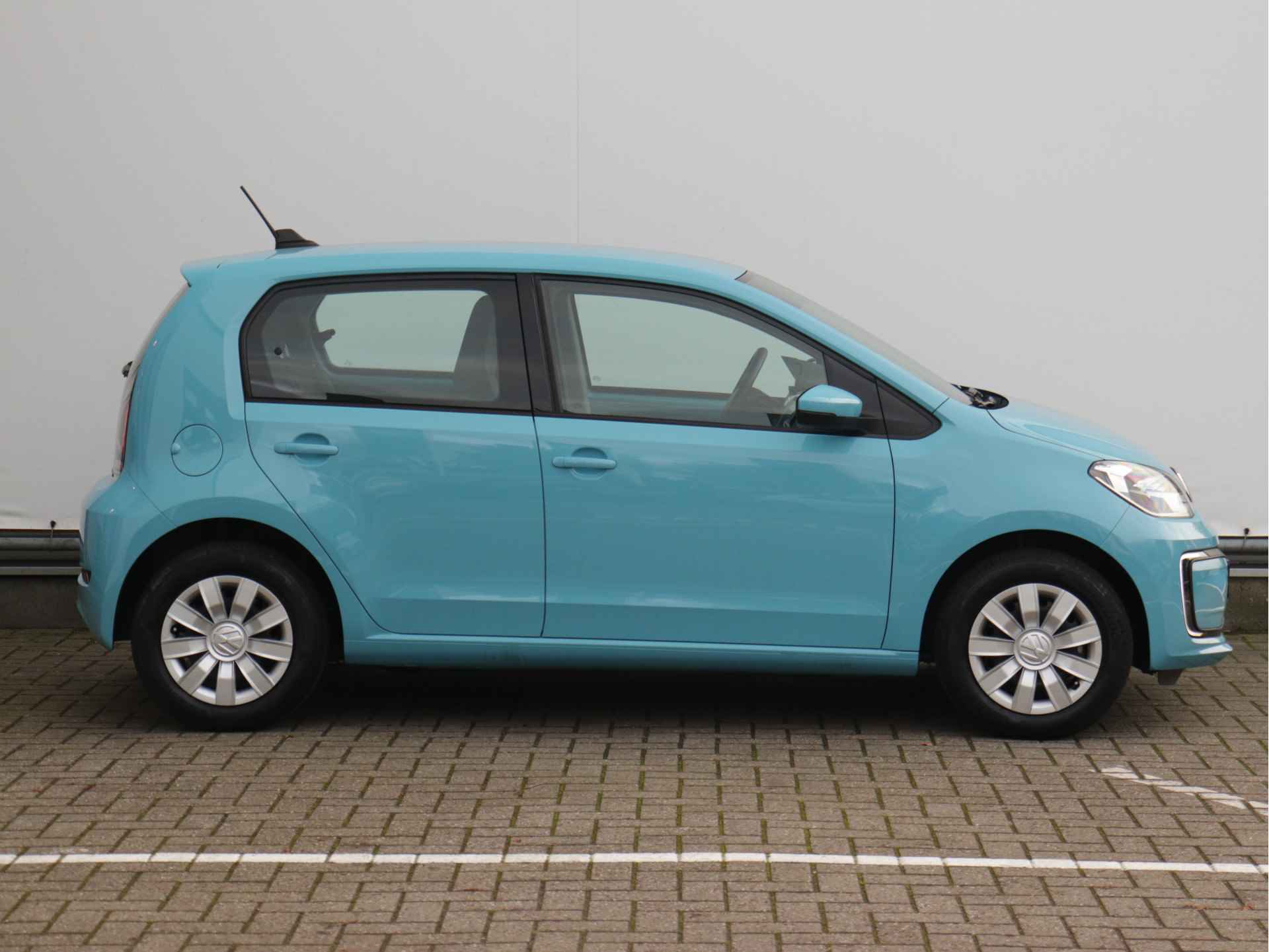 Volkswagen e-Up! 83pk Move | Climate control | Bluetooth | DAB+ - 2/25