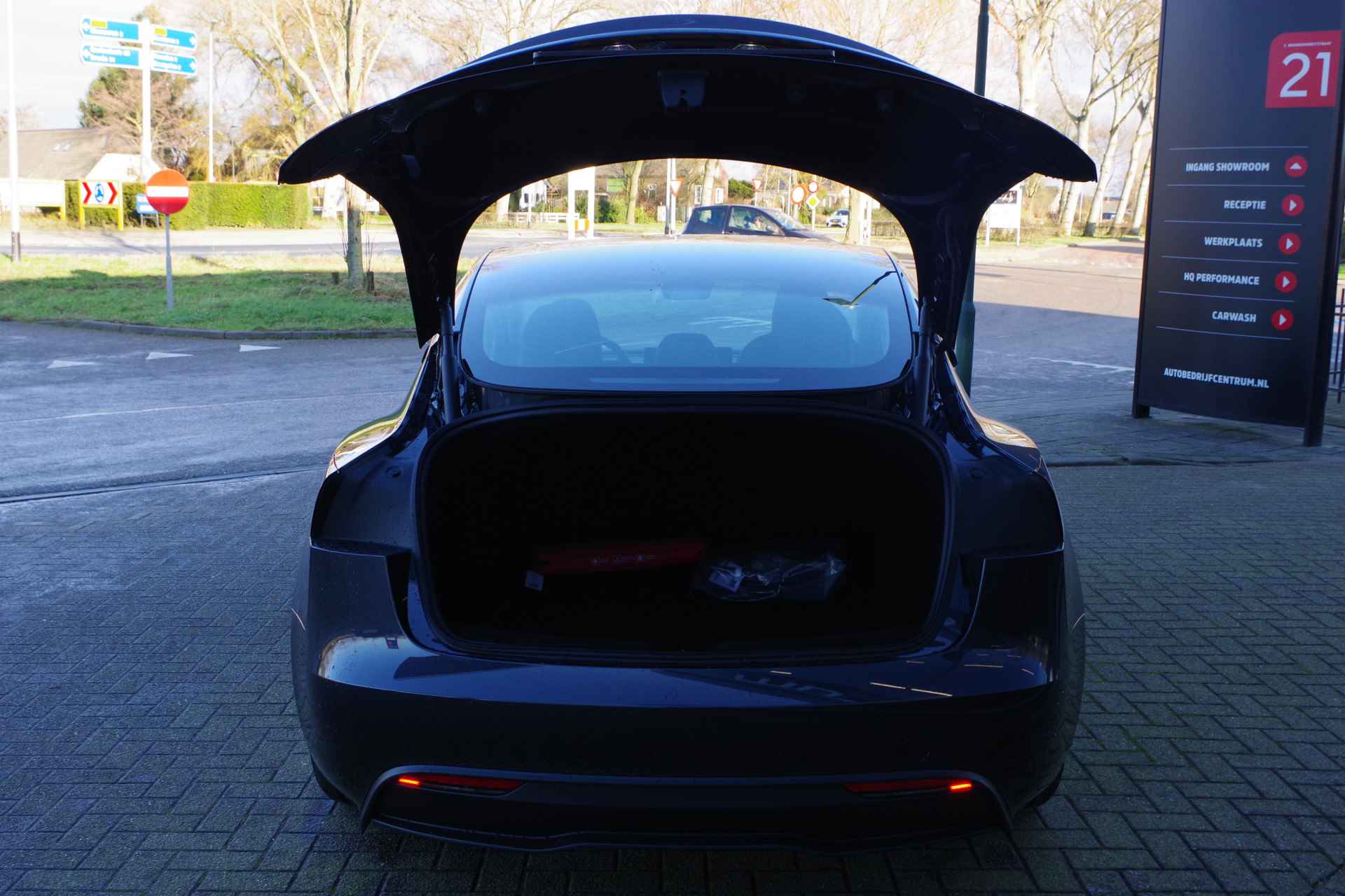 Tesla Model 3 Long Range RWD 78 kWh *PER-DIRECT LEVERBAAR*, Panoramadak, 4 x Stoelverwarming, Entertainment, 360 Camera - 18/54