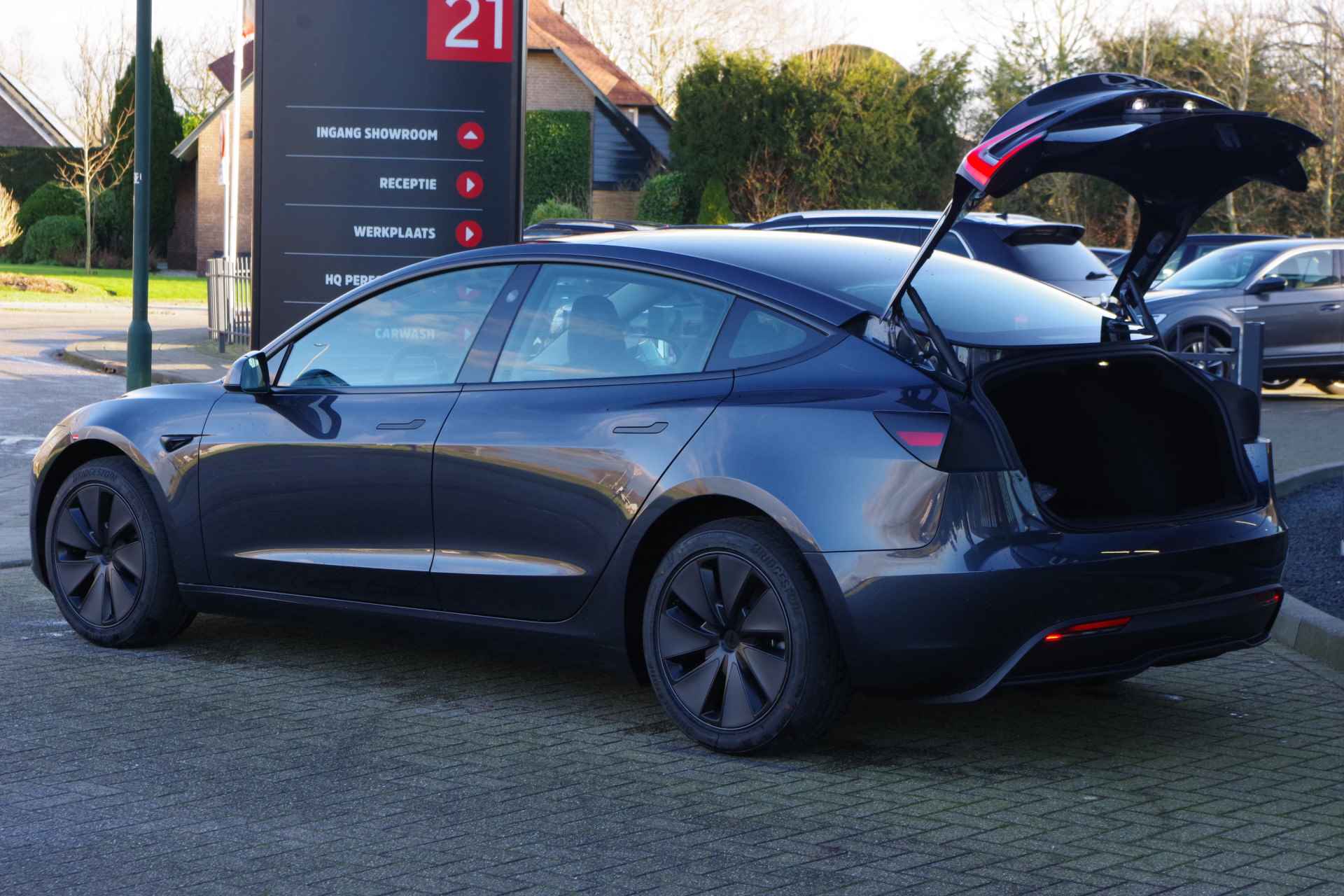 Tesla Model 3 Long Range RWD 78 kWh *PER-DIRECT LEVERBAAR*, Panoramadak, 4 x Stoelverwarming, Entertainment, 360 Camera - 20/54