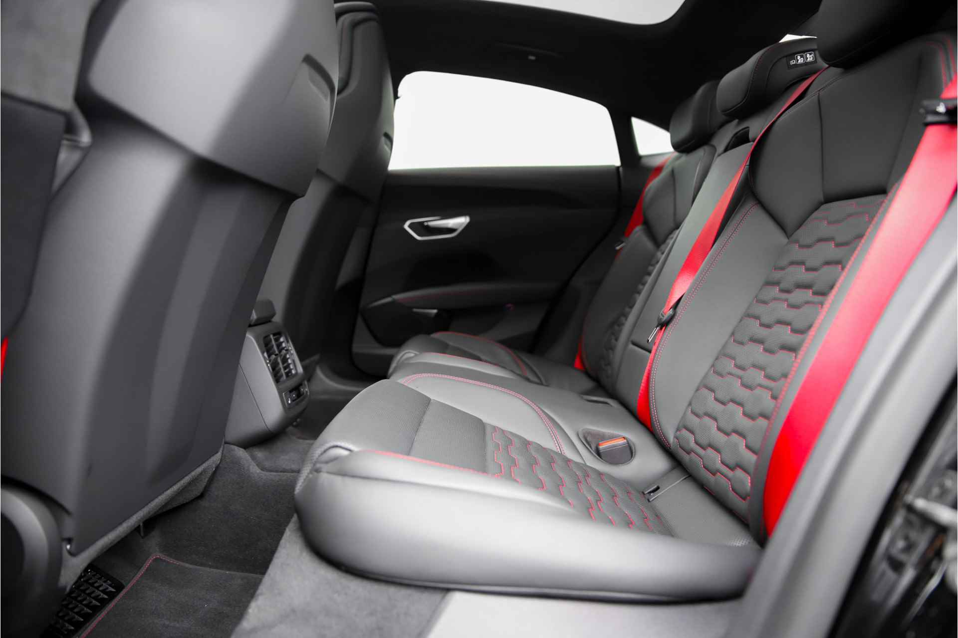 Audi e-tron GT RS 93 kWh | Assistentiepakket Plus | Carbon | Head up | Stoelventilatie + massagefunctie - 26/57