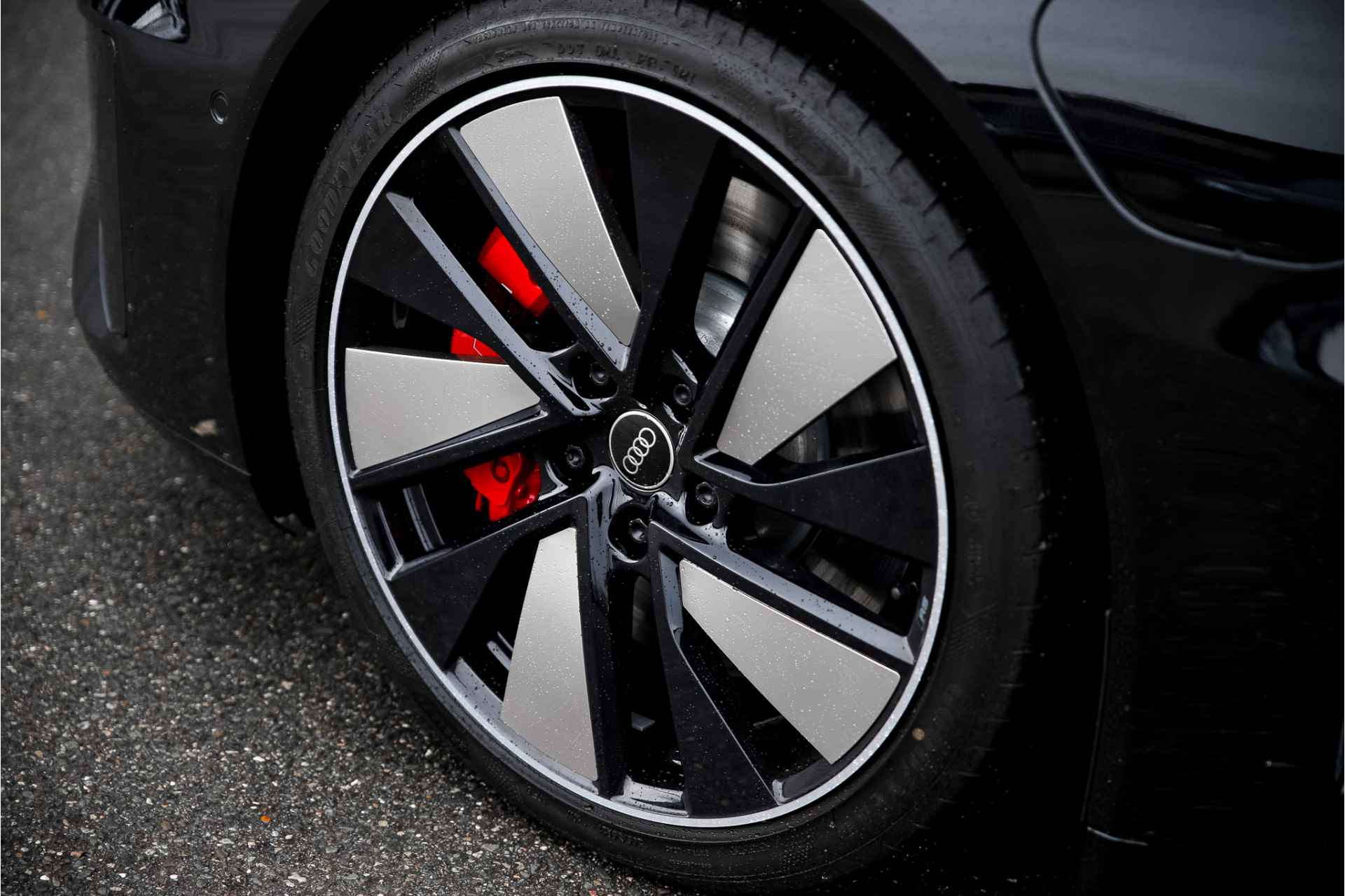 Audi e-tron GT RS 93 kWh | Assistentiepakket Plus | Carbon | Head up | Stoelventilatie + massagefunctie - 31/57