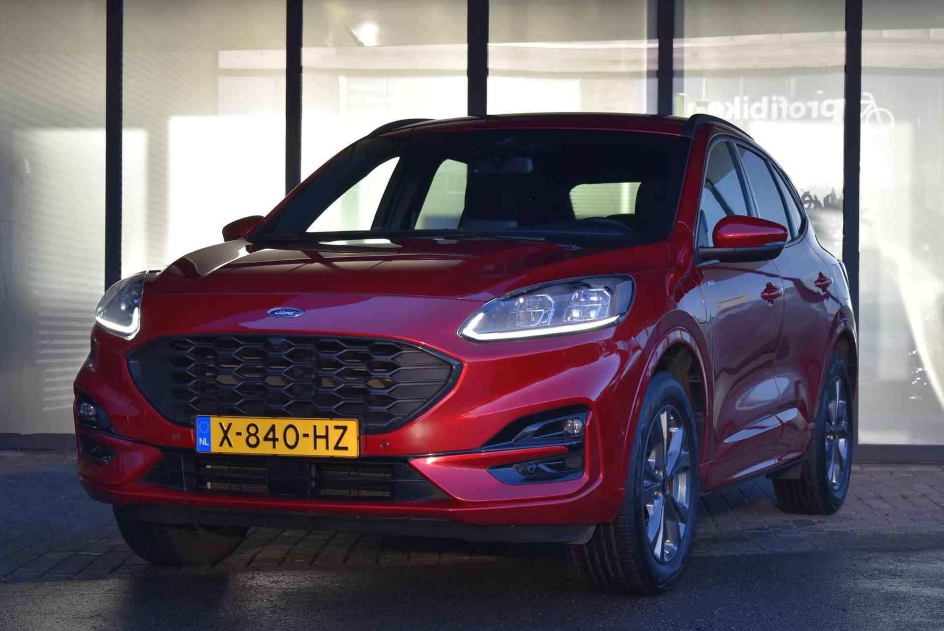 Ford Kuga 2.5 PHEV ST-Line X 18'' | Unieke Kleur | Elek. Trekhaak | ACC | AGR Stoelen | Parkeersensoren V/A | Camera - 2/36