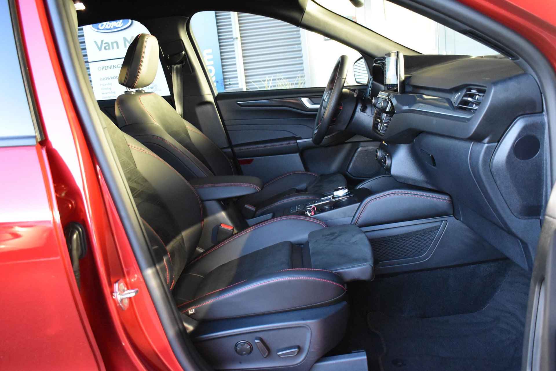 Ford Kuga 2.5 PHEV ST-Line X 18'' | Unieke Kleur | Elek. Trekhaak | ACC | AGR Stoelen | Parkeersensoren V/A | Camera - 19/36