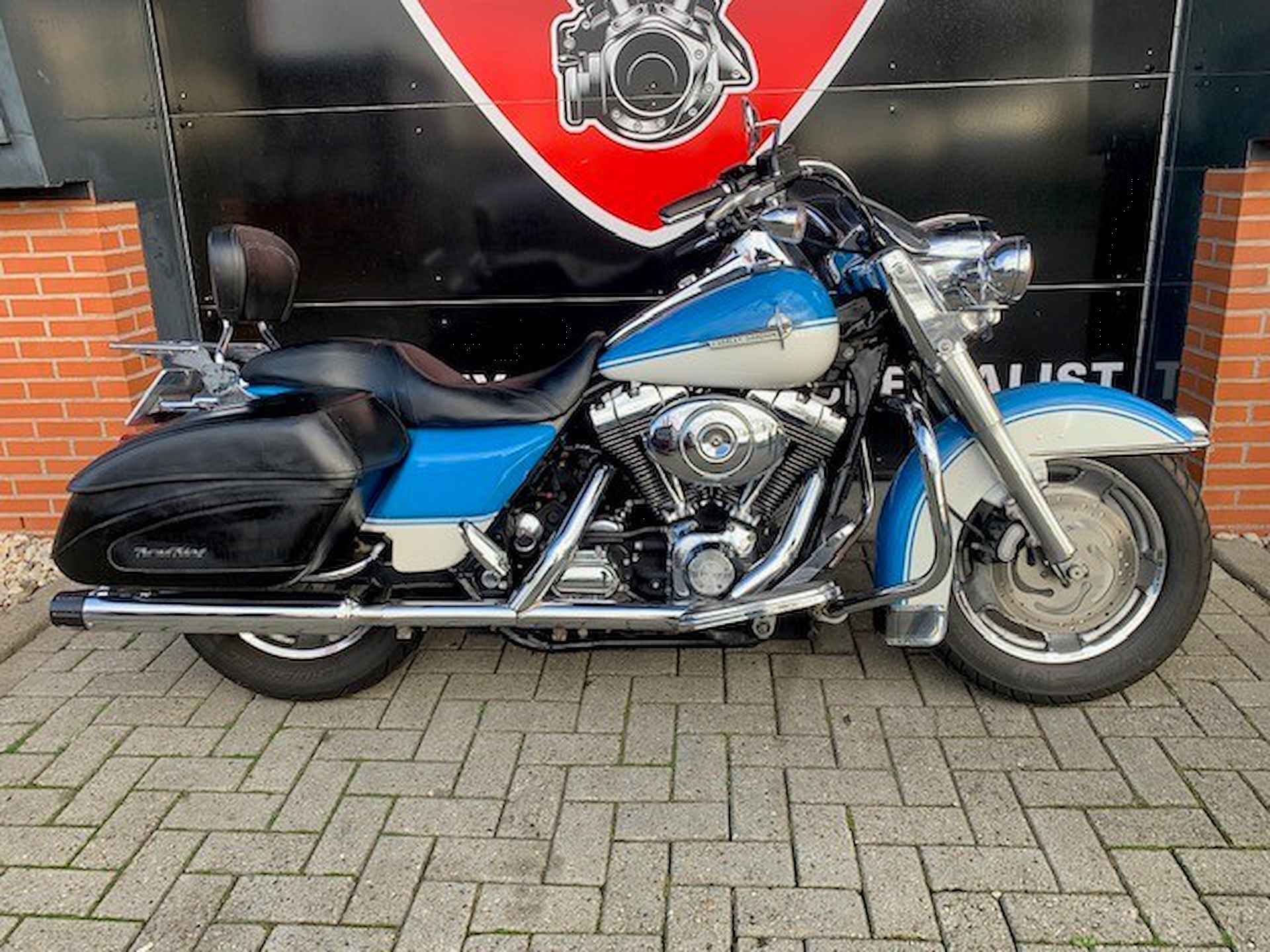 Harley-Davidson FLHRSI FLHRC ROAD KING CUSTOM - 4/13