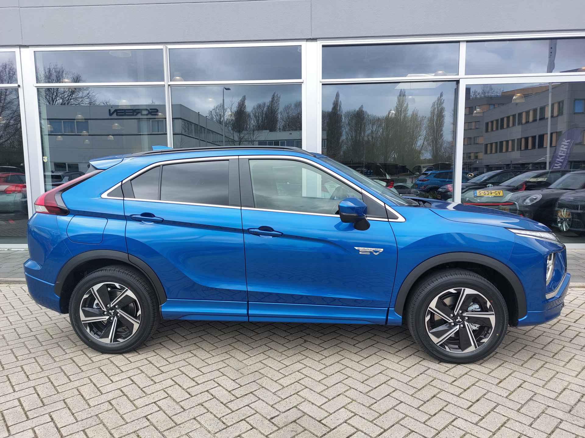 Mitsubishi Eclipse Cross 2.4 PHEV Intense+ Van € 44.990,- nu voor € 35.930 - 19/23