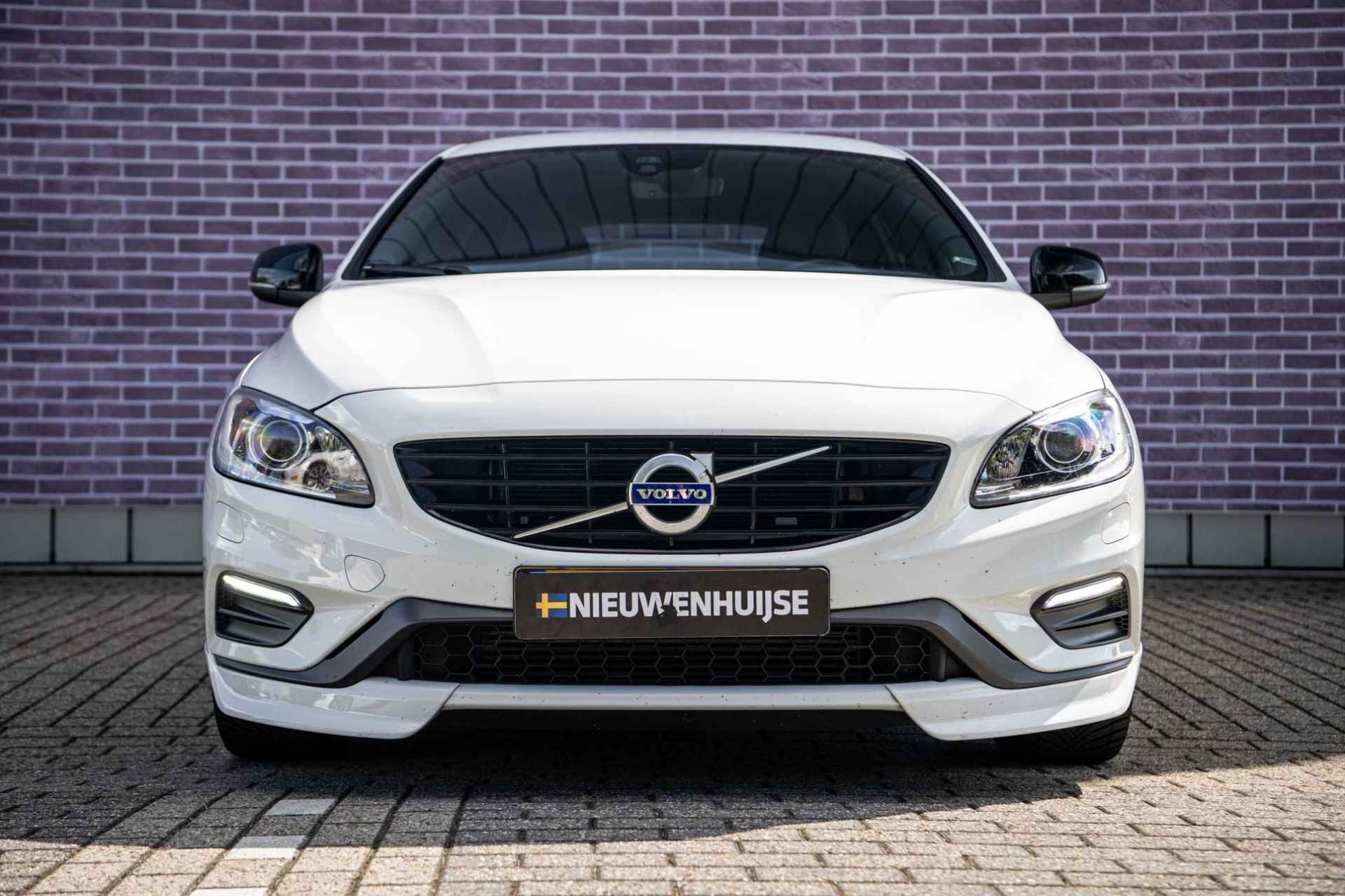 Volvo V60 2.0 T4 Business Sport | Polestar Pakket | Unieke auto | Polestar-Wielen-Uitlaat-exterior | Trekhaak - 9/38