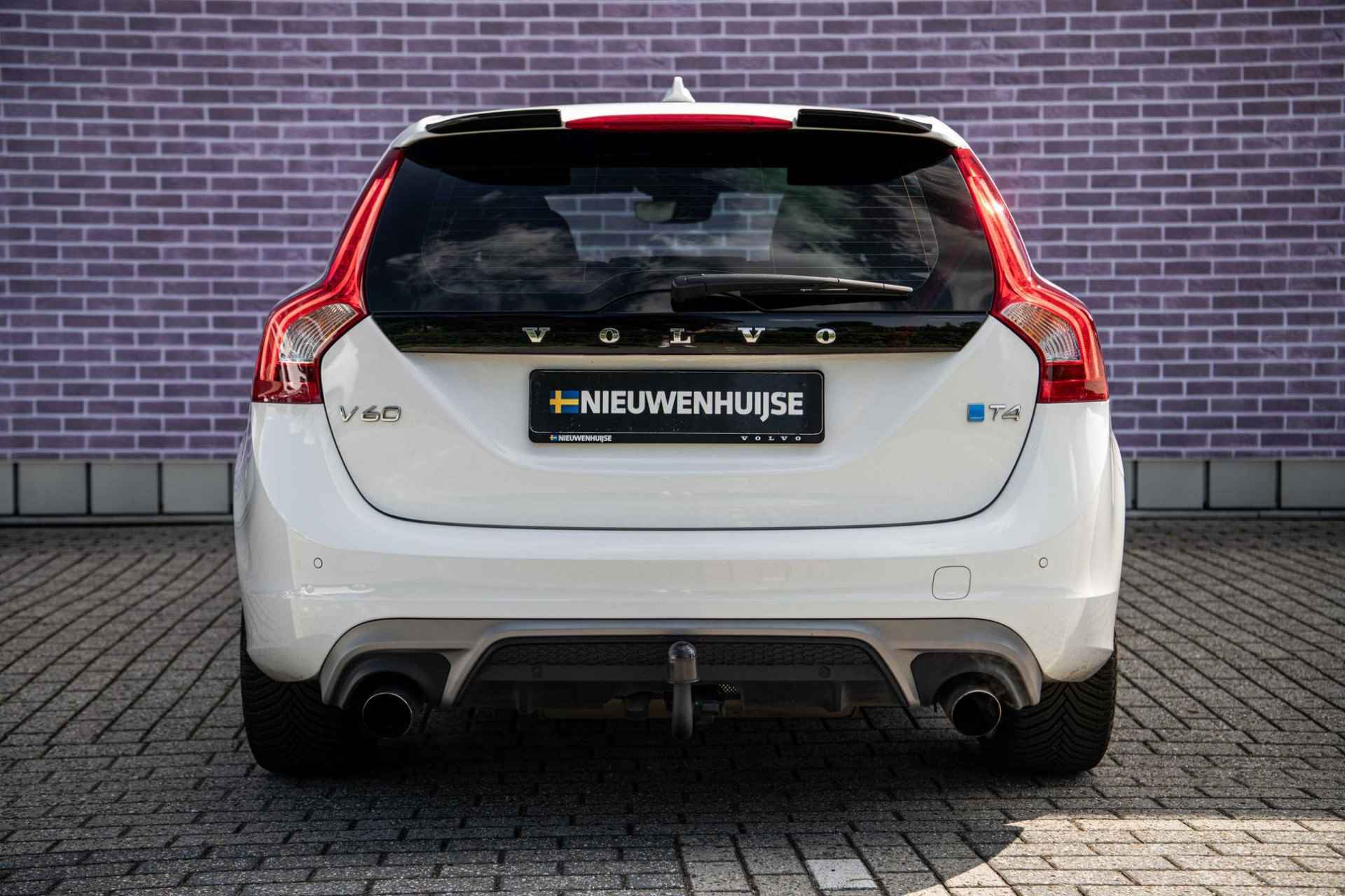 Volvo V60 2.0 T4 Business Sport | Polestar Pakket | Unieke auto | Polestar-Wielen-Uitlaat-exterior | Trekhaak - 10/38