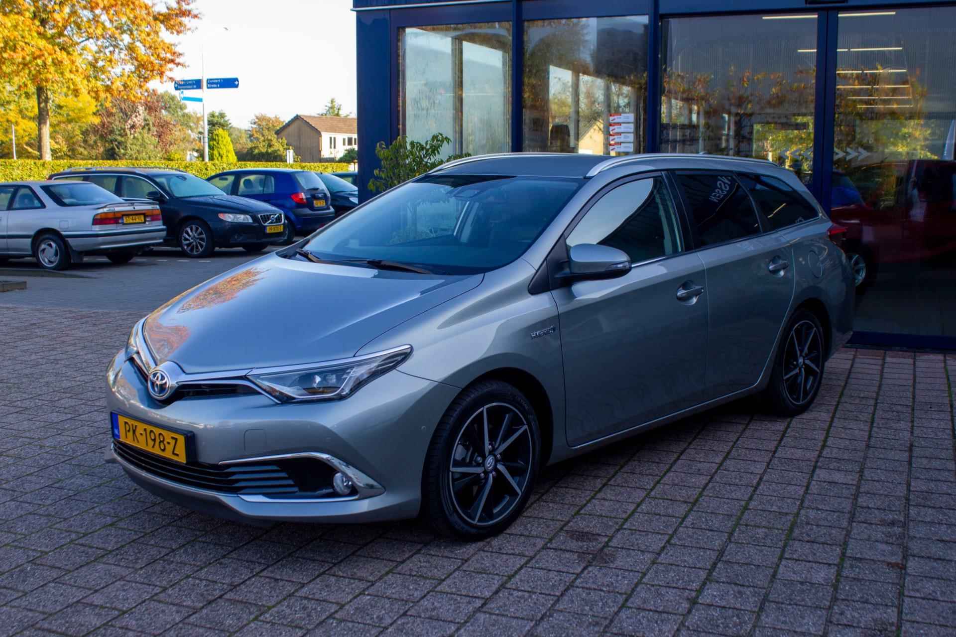 Toyota Auris Touring Sports 1.8 Hybrid Executive Go | Prijs rijklaar incl. 12 mnd garantie | Navi Pdc+camera Stoelverwarming - 5/55