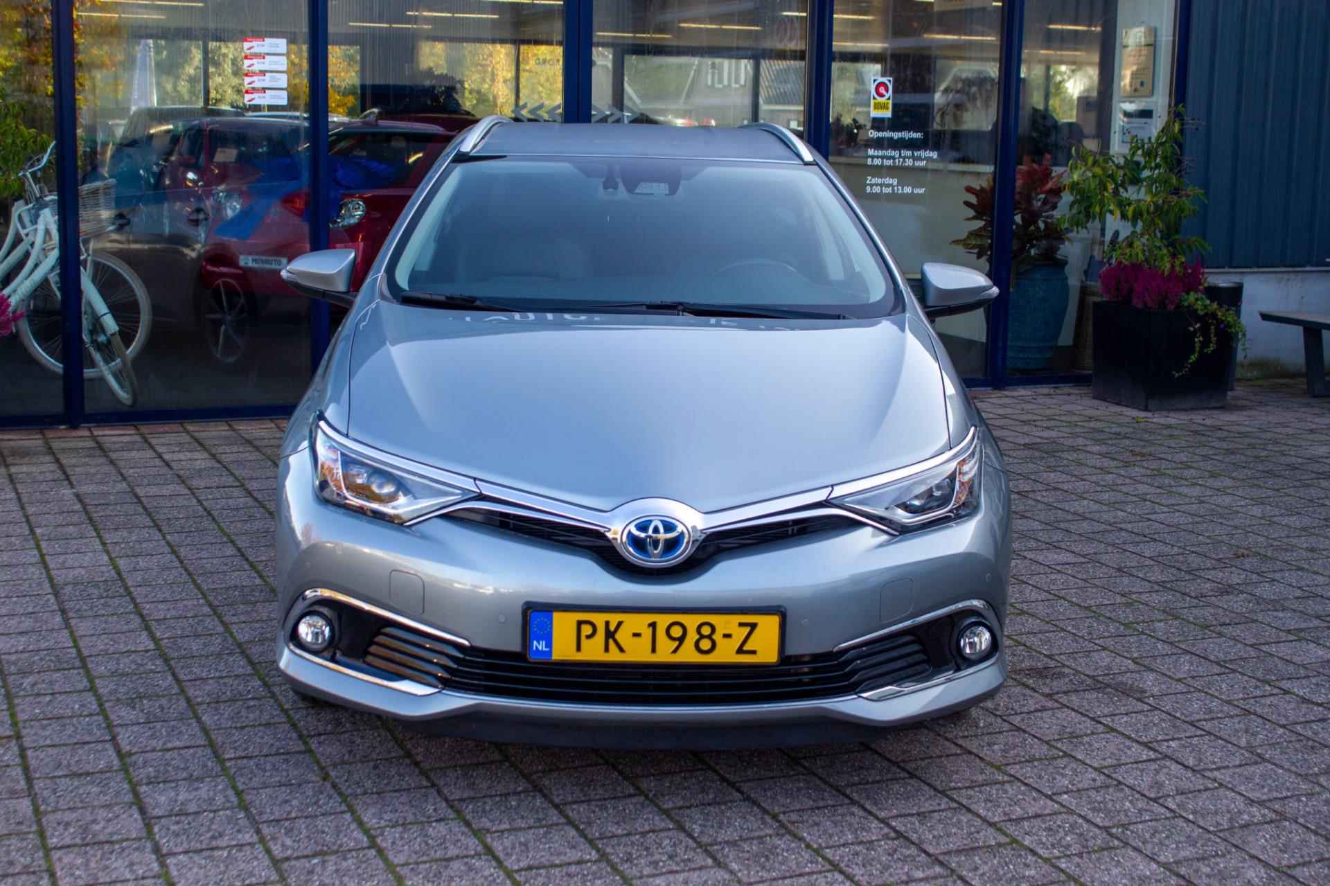 Toyota Auris Touring Sports 1.8 Hybrid Executive Go | Prijs rijklaar incl. 12 mnd garantie | Navi Pdc+camera Stoelverwarming - 7/55