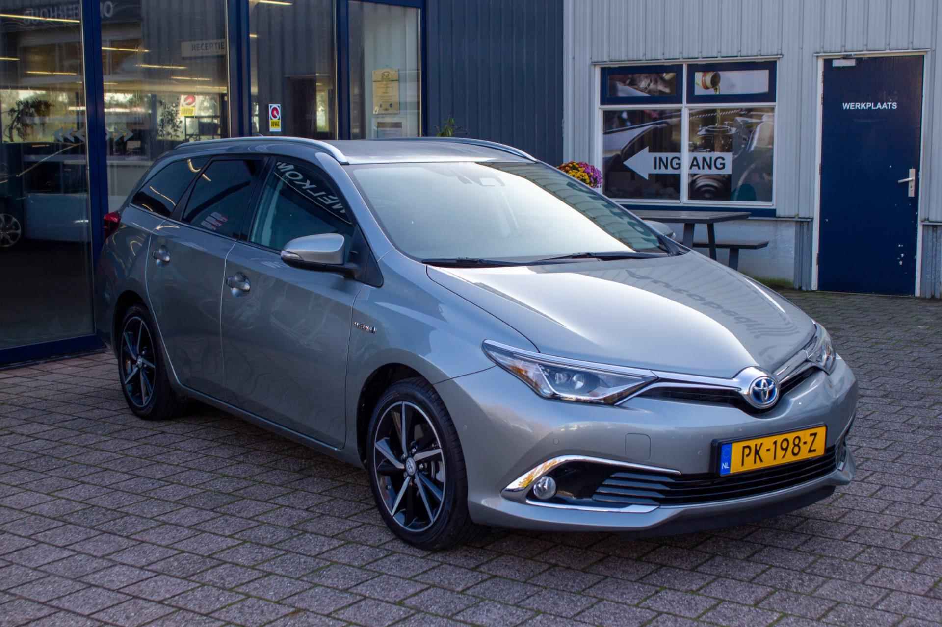 Toyota Auris Touring Sports 1.8 Hybrid Executive Go | Prijs rijklaar incl. 12 mnd garantie | Navi Pdc+camera Stoelverwarming - 8/55