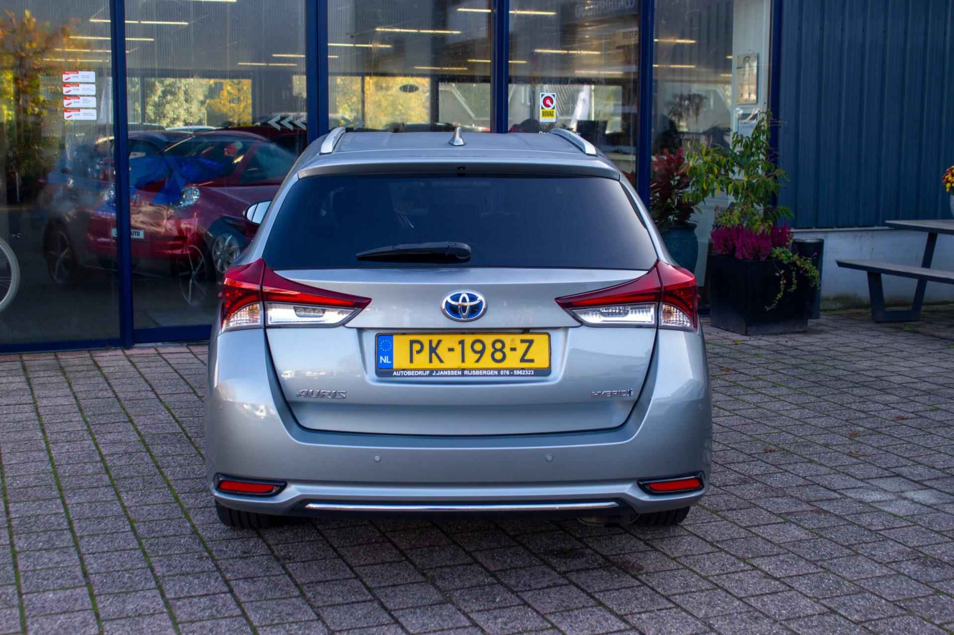 Toyota Auris Touring Sports 1.8 Hybrid Executive Go | Prijs rijklaar incl. 12 mnd garantie | Navi Pdc+camera Stoelverwarming - 10/55